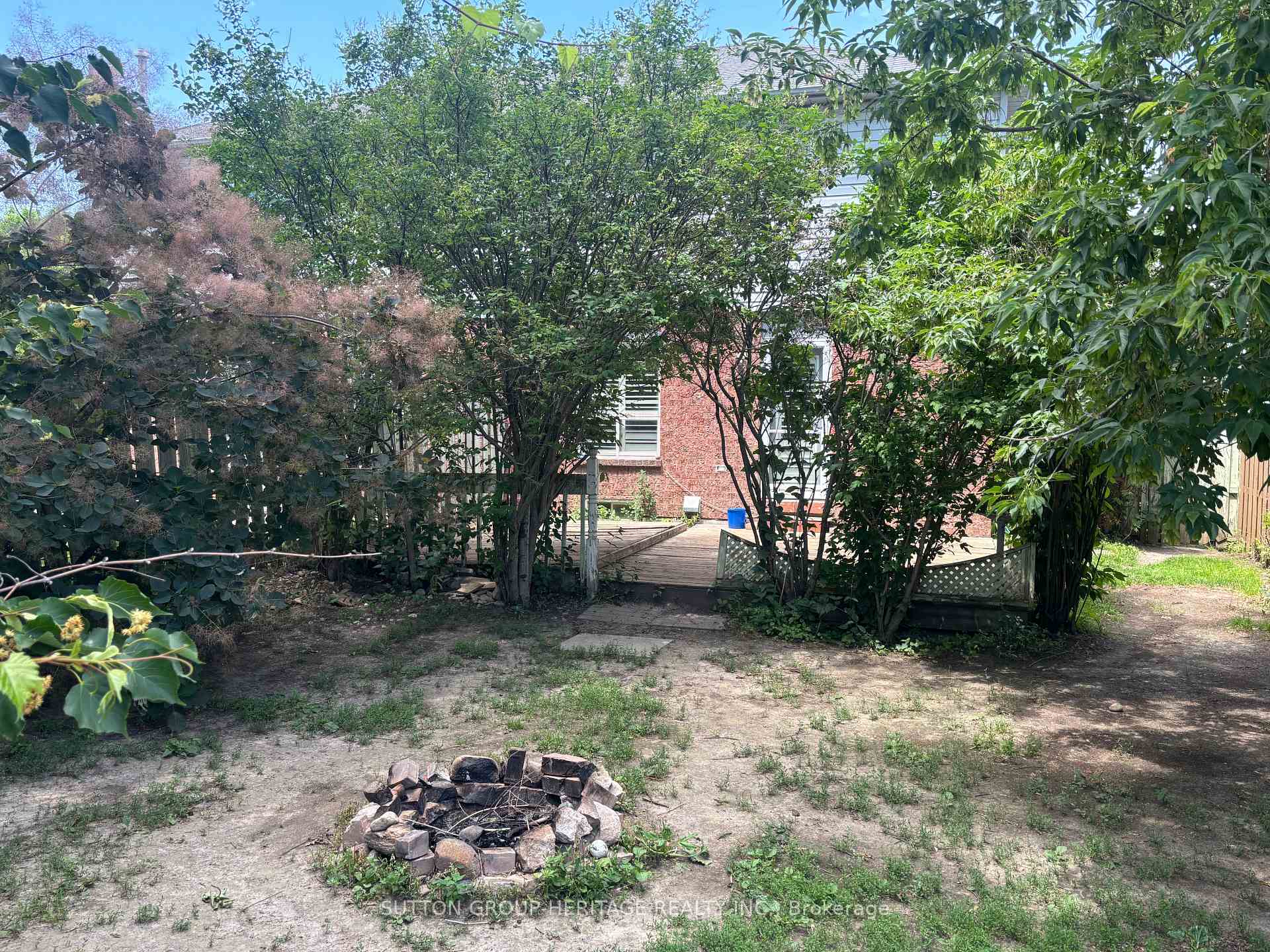 Photo 3 of 449 Kingsfield Avenue, Oshawa, Samac — HOMEH