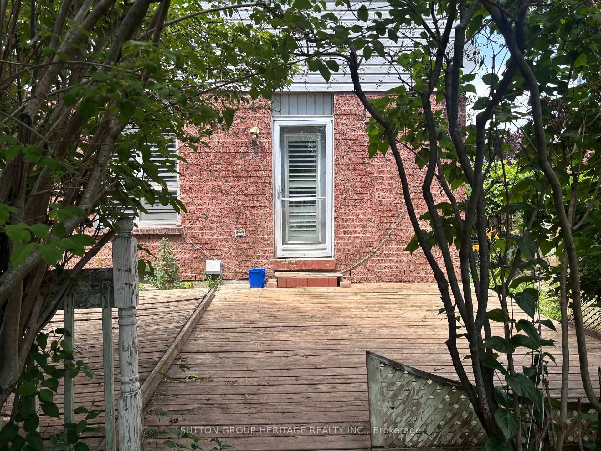 Photo 5 of 449 Kingsfield Avenue, Oshawa, Samac — HOMEH