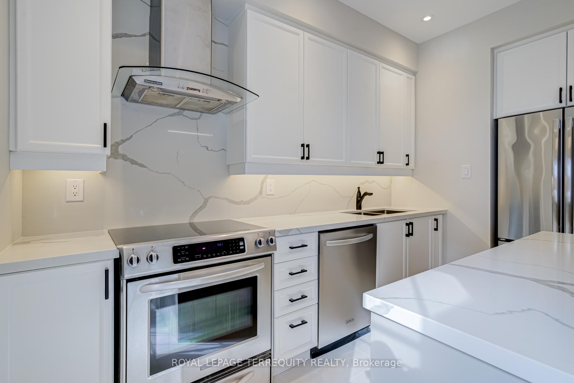 Photo 5 of 244 George Street, Toronto, Moss Park — HOMEH