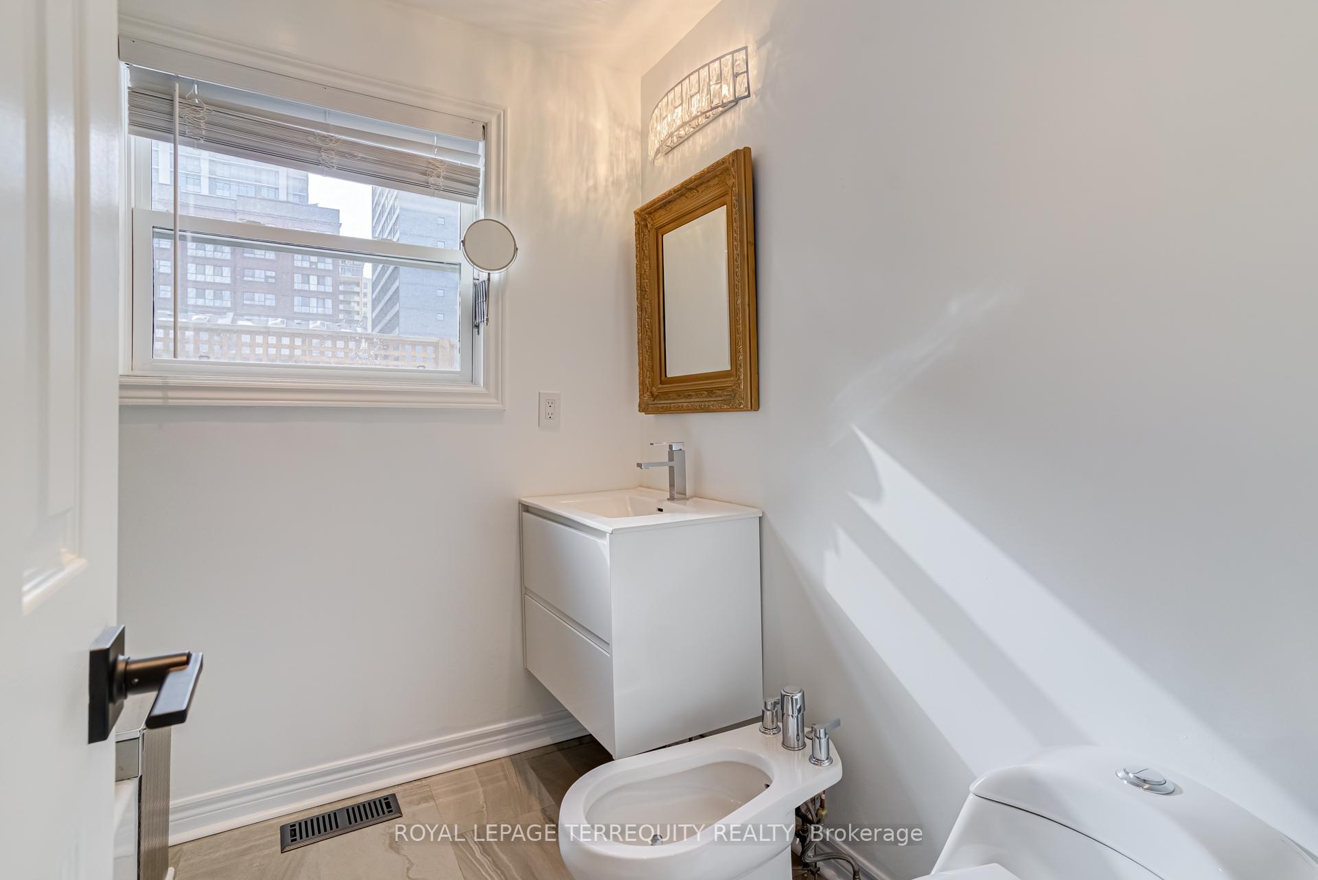 Photo 33 of 244 George Street, Toronto, Moss Park — HOMEH