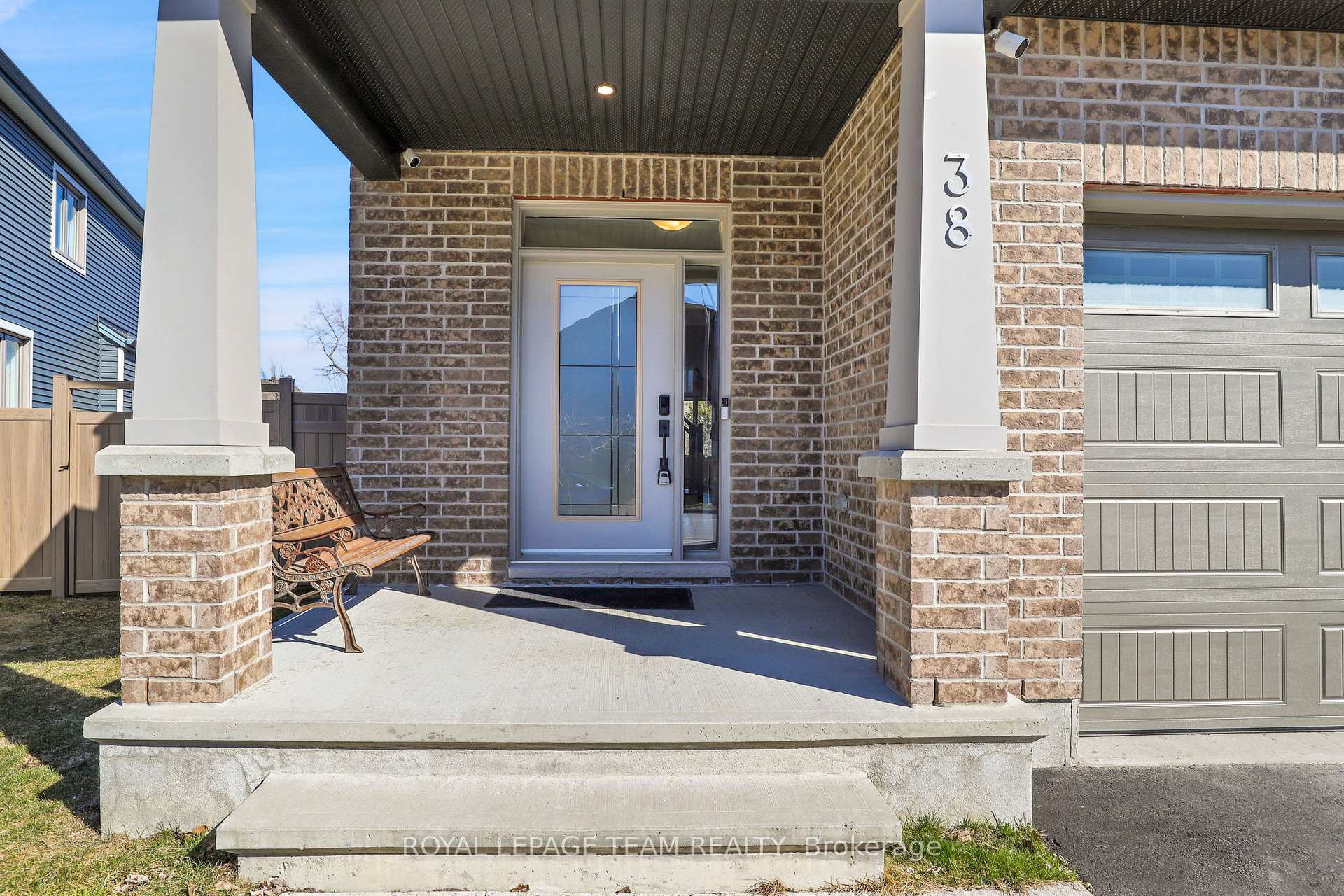 Photo 2 of 38 Sagebrush Crescent, Ottawa, Blossom Park/Kemp Park/Findlay Creek — HOMEH