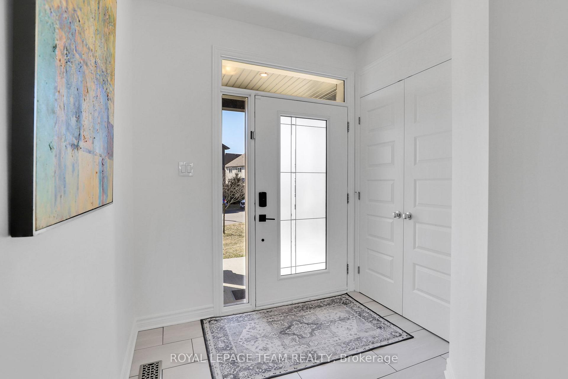 Photo 3 of 38 Sagebrush Crescent, Ottawa, Blossom Park/Kemp Park/Findlay Creek — HOMEH