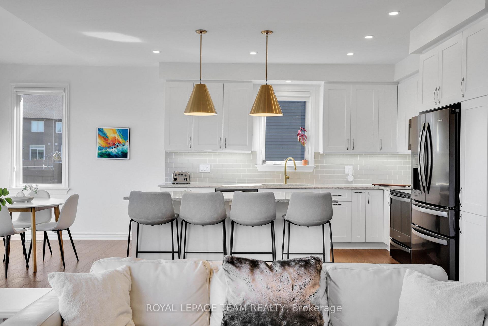 Photo 15 of 38 Sagebrush Crescent, Ottawa, Blossom Park/Kemp Park/Findlay Creek — HOMEH