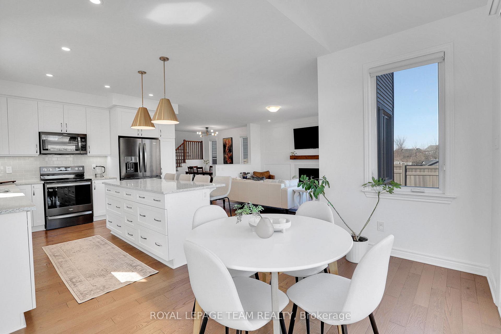 Photo 22 of 38 Sagebrush Crescent, Ottawa, Blossom Park/Kemp Park/Findlay Creek — HOMEH