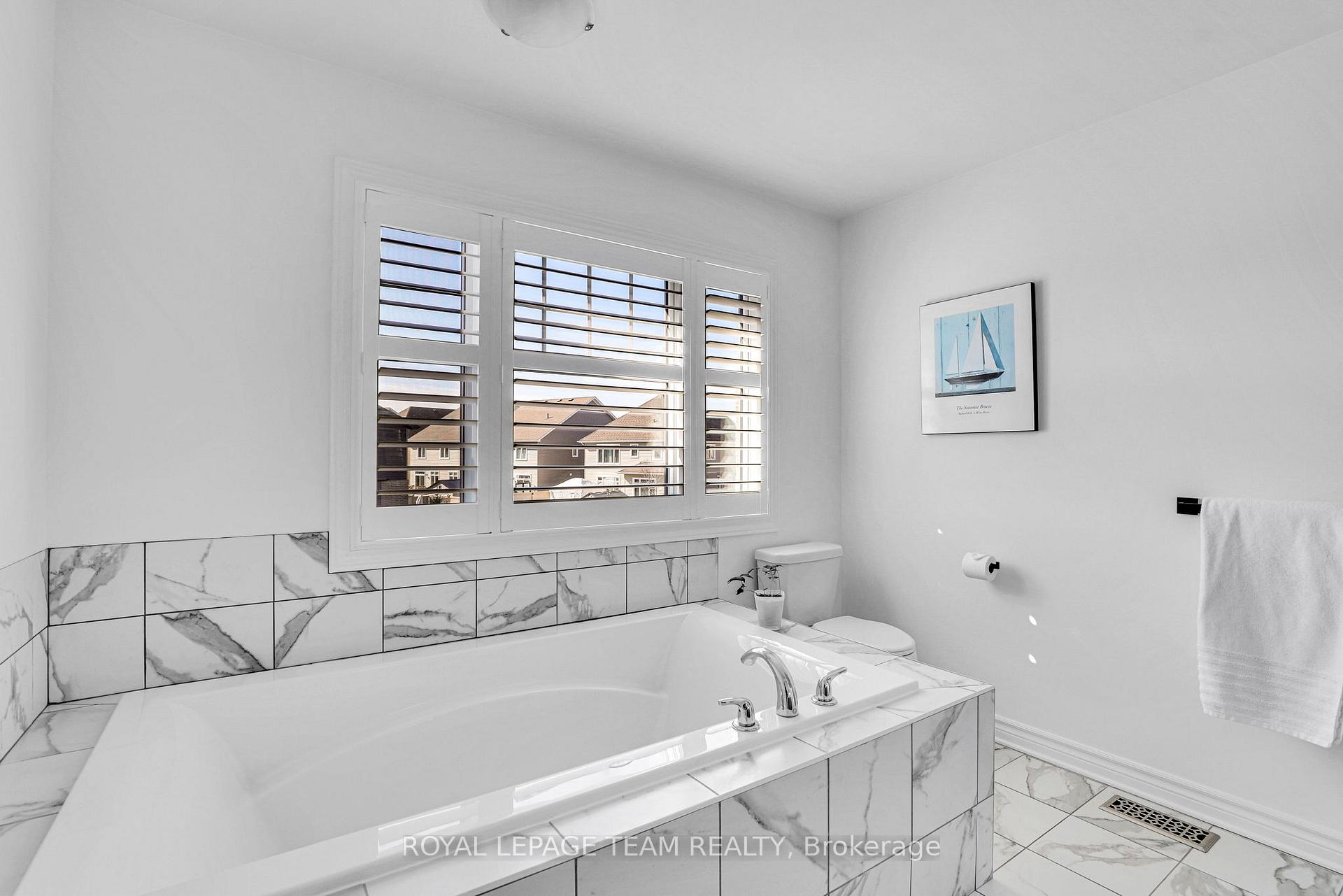 Photo 31 of 38 Sagebrush Crescent, Ottawa, Blossom Park/Kemp Park/Findlay Creek — HOMEH