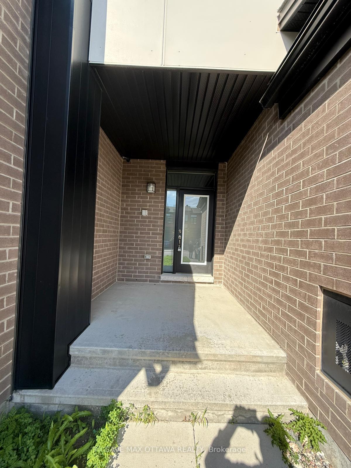 Photo 6 of 92 Longworth Avenue, Ottawa, Leitrim — HOMEH