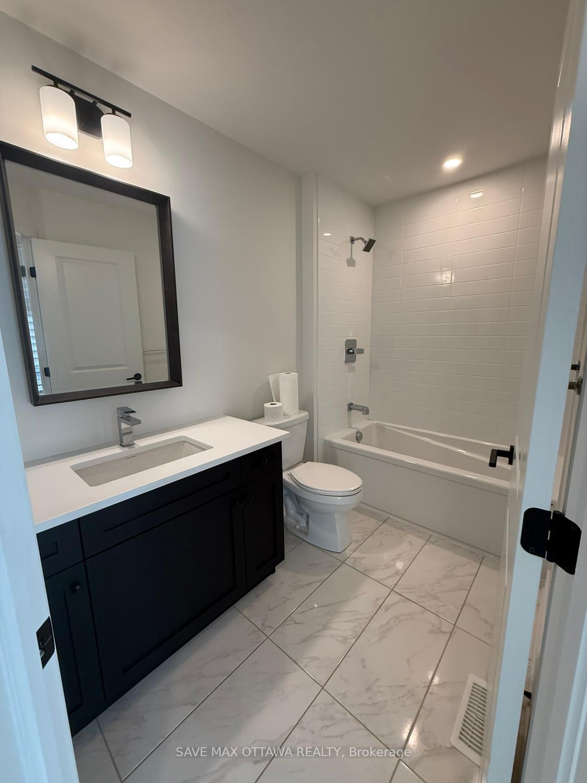 Photo 14 of 92 Longworth Avenue, Ottawa, Leitrim — HOMEH