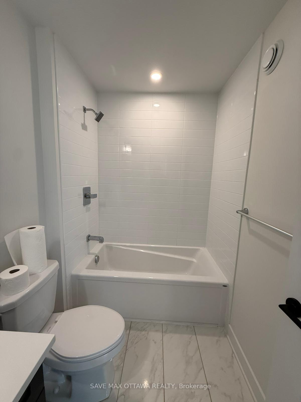 Photo 20 of 92 Longworth Avenue, Ottawa, Leitrim — HOMEH