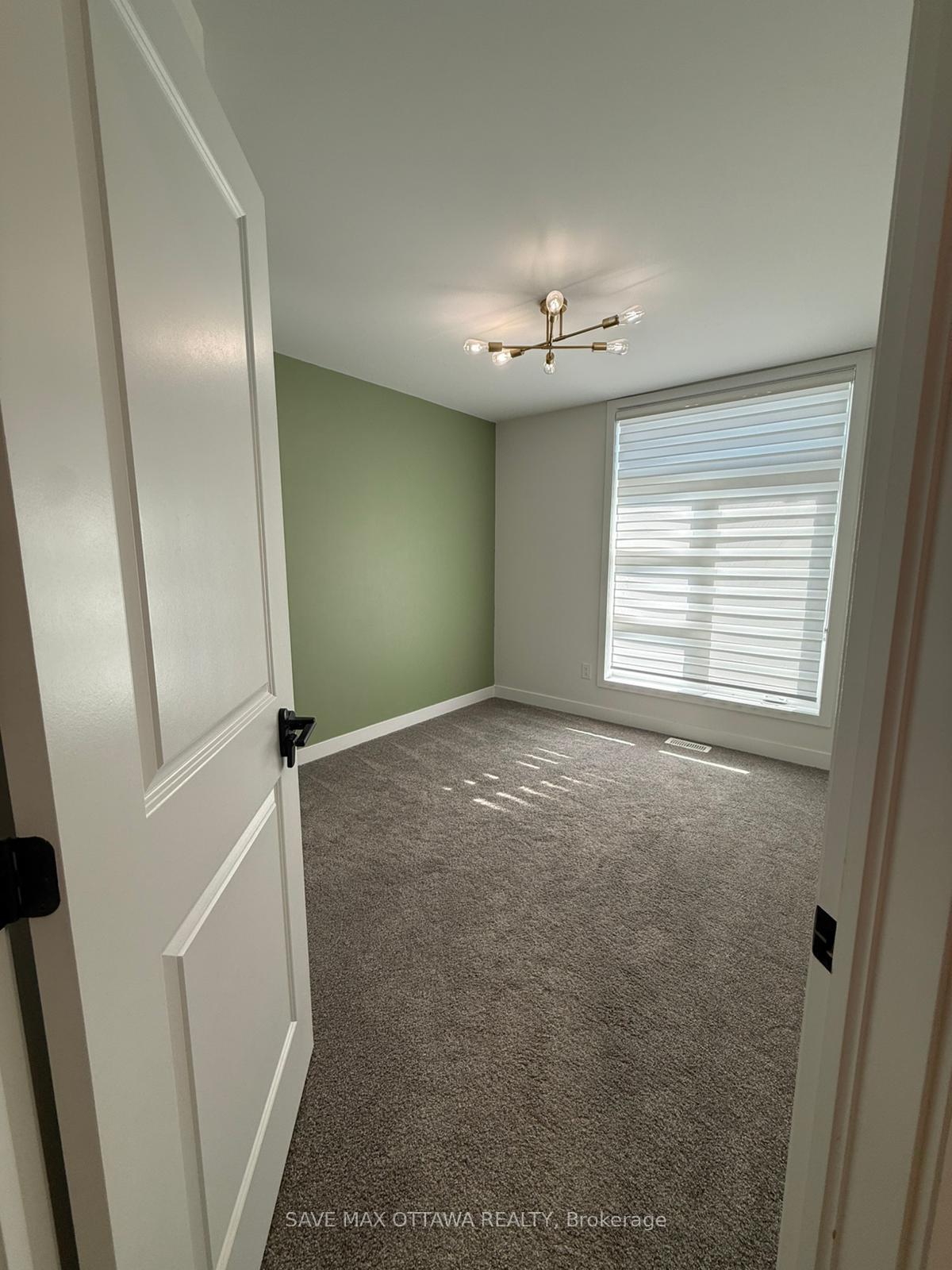 Photo 21 of 92 Longworth Avenue, Ottawa, Leitrim — HOMEH