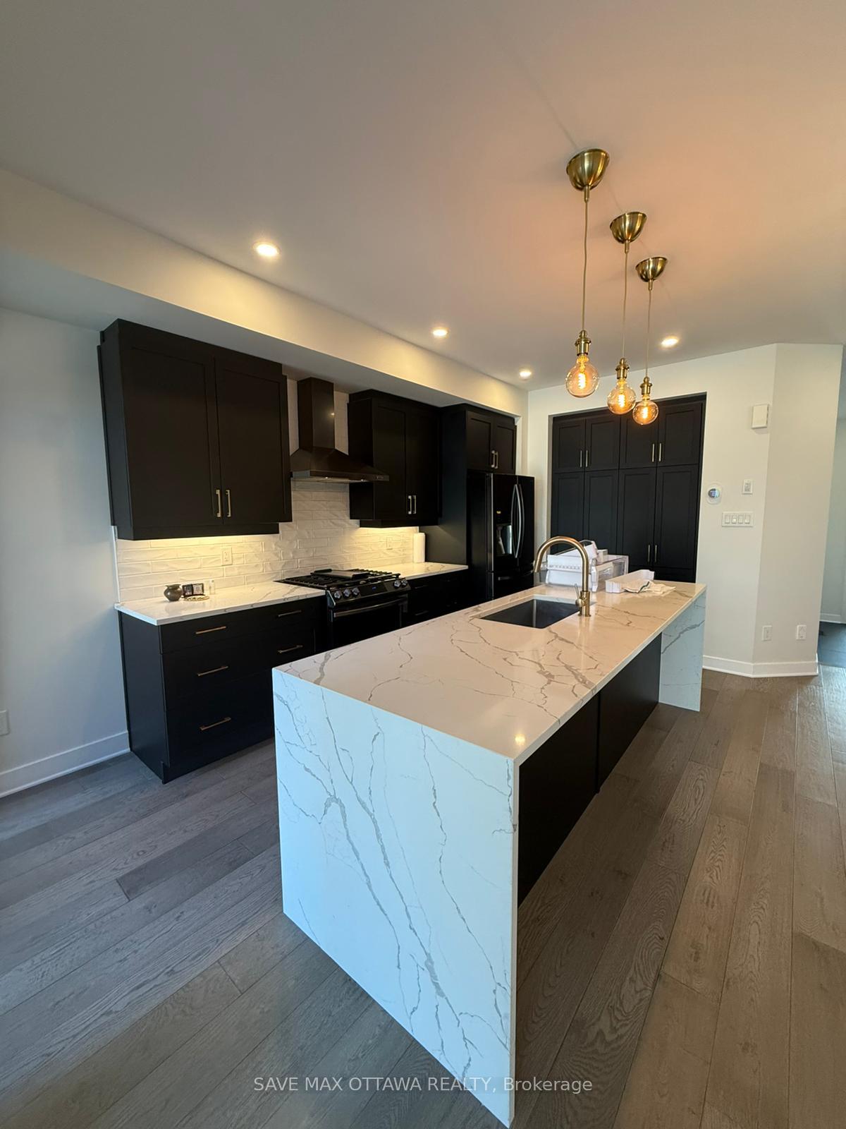 Photo 29 of 92 Longworth Avenue, Ottawa, Leitrim — HOMEH