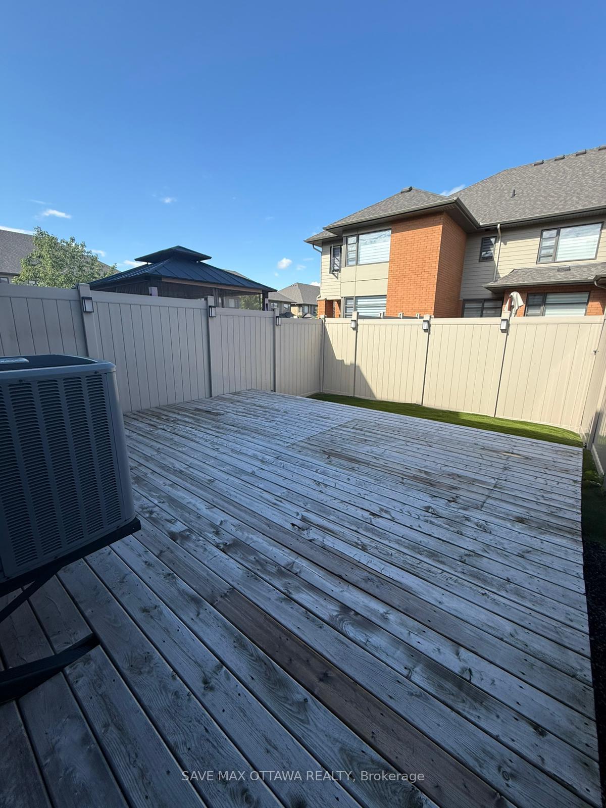 Photo 35 of 92 Longworth Avenue, Ottawa, Leitrim — HOMEH