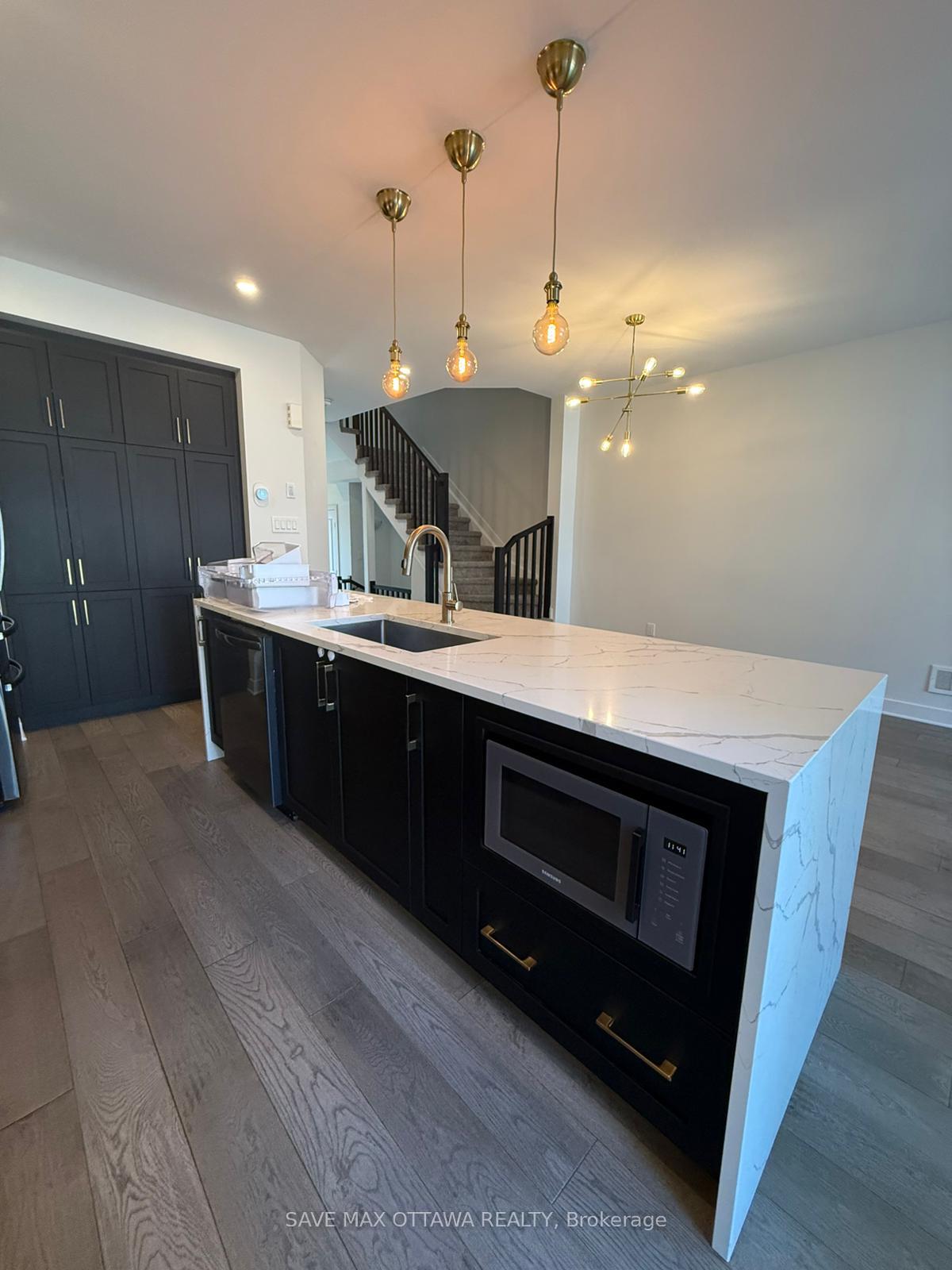 Photo 37 of 92 Longworth Avenue, Ottawa, Leitrim — HOMEH