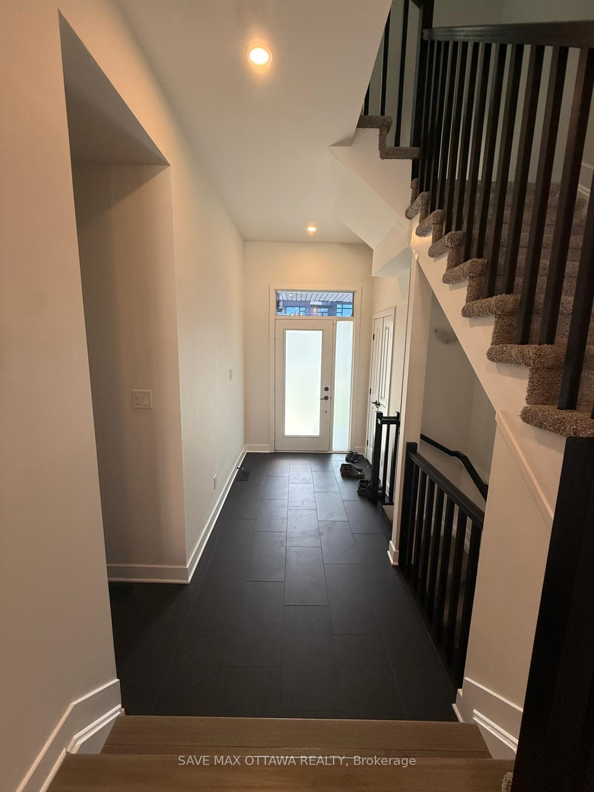 Photo 42 of 92 Longworth Avenue, Ottawa, Leitrim — HOMEH