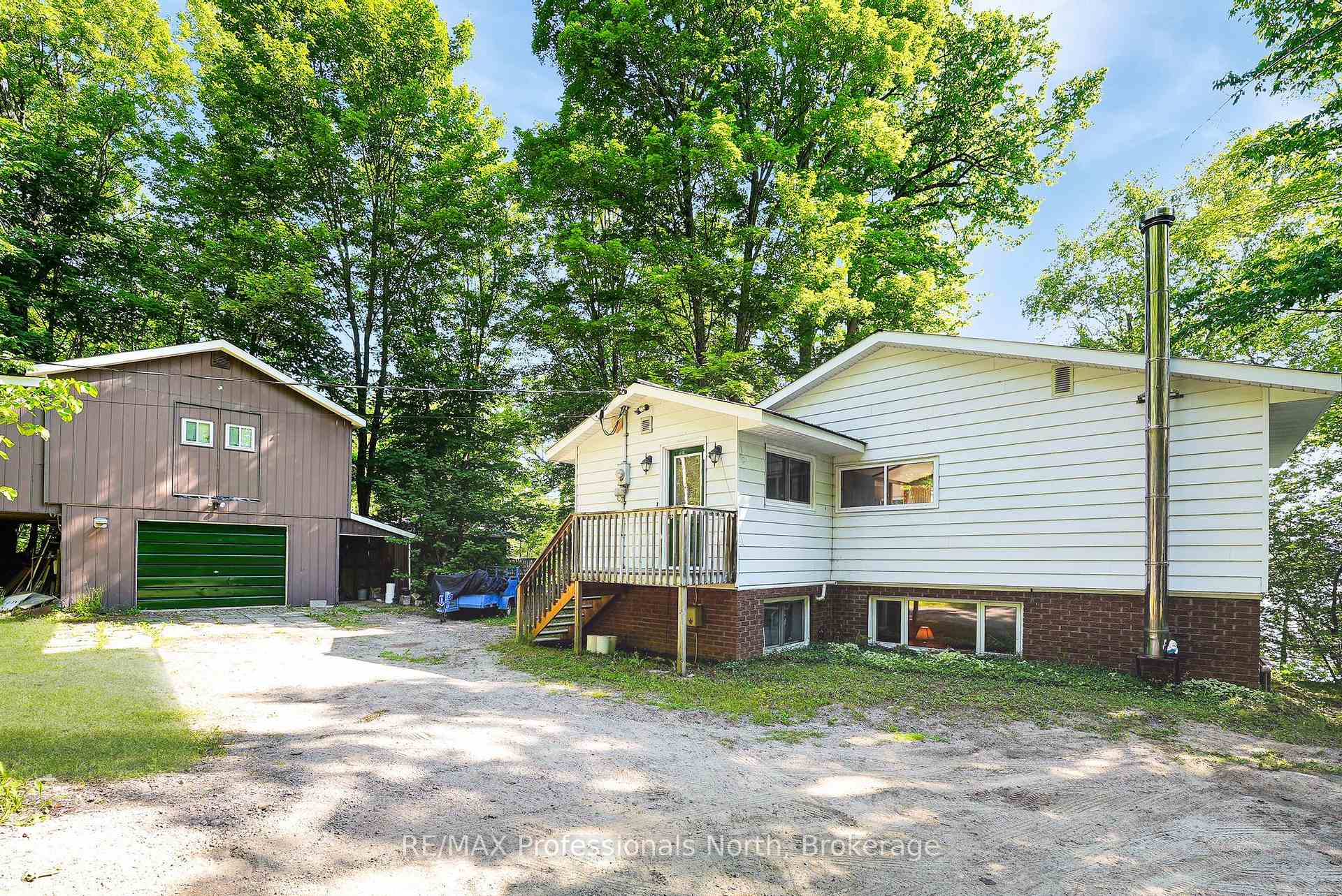 Photo 5 of 1005 Mohican Trail, Minden Hills, Minden — HOMEH