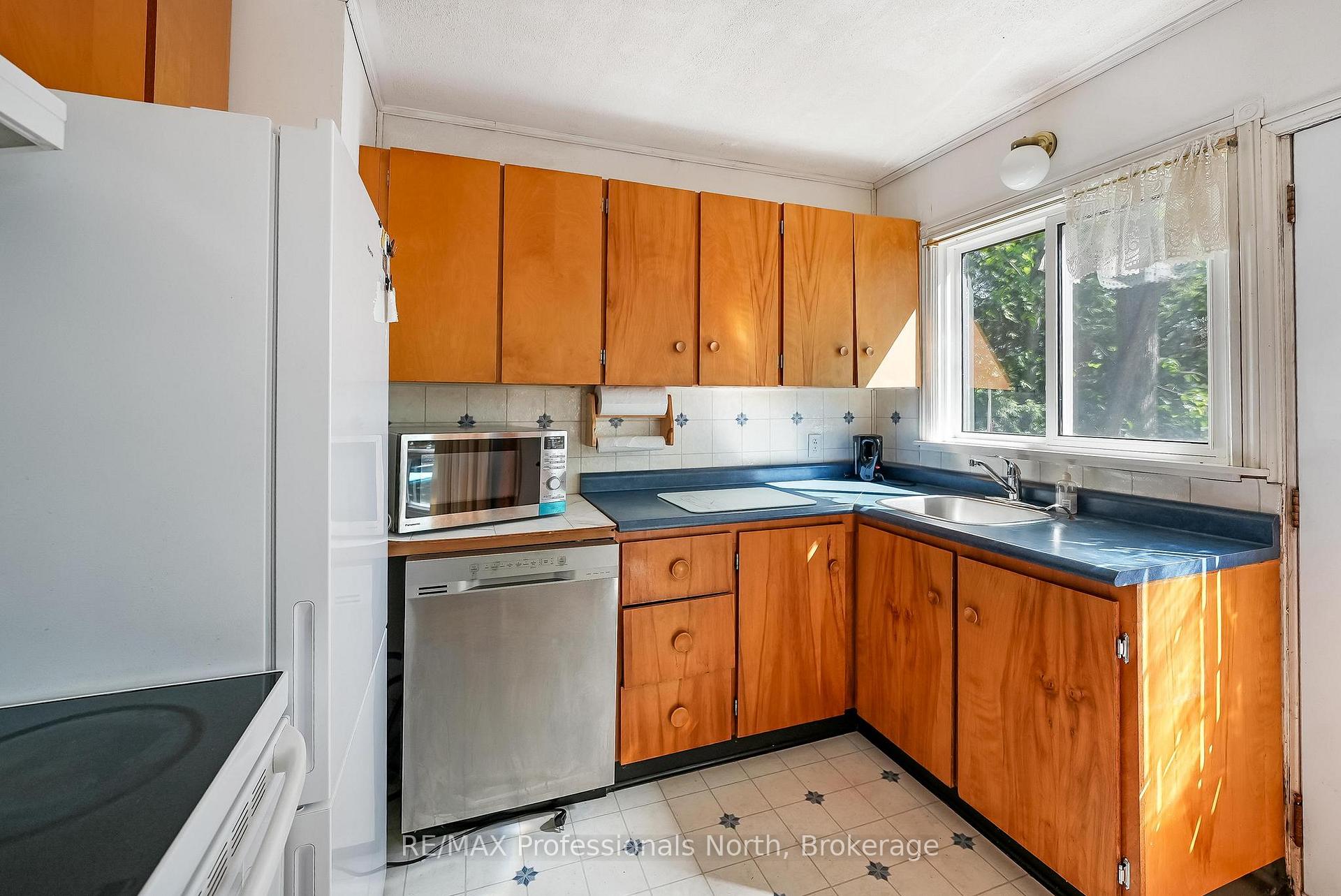 Photo 13 of 1005 Mohican Trail, Minden Hills, Minden — HOMEH