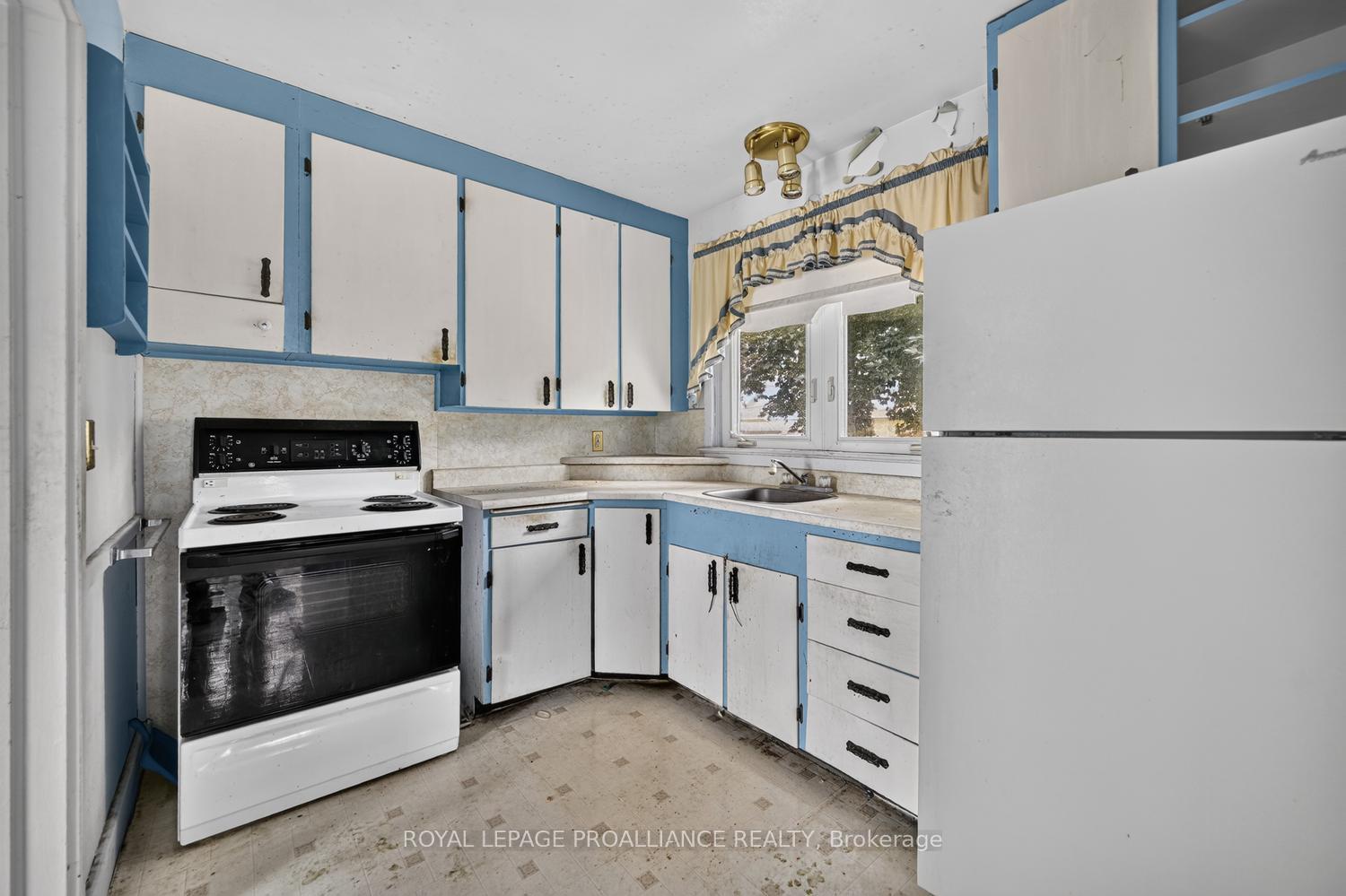 Photo 10 of 765 Duke Street, Prescott, Prescott — HOMEH