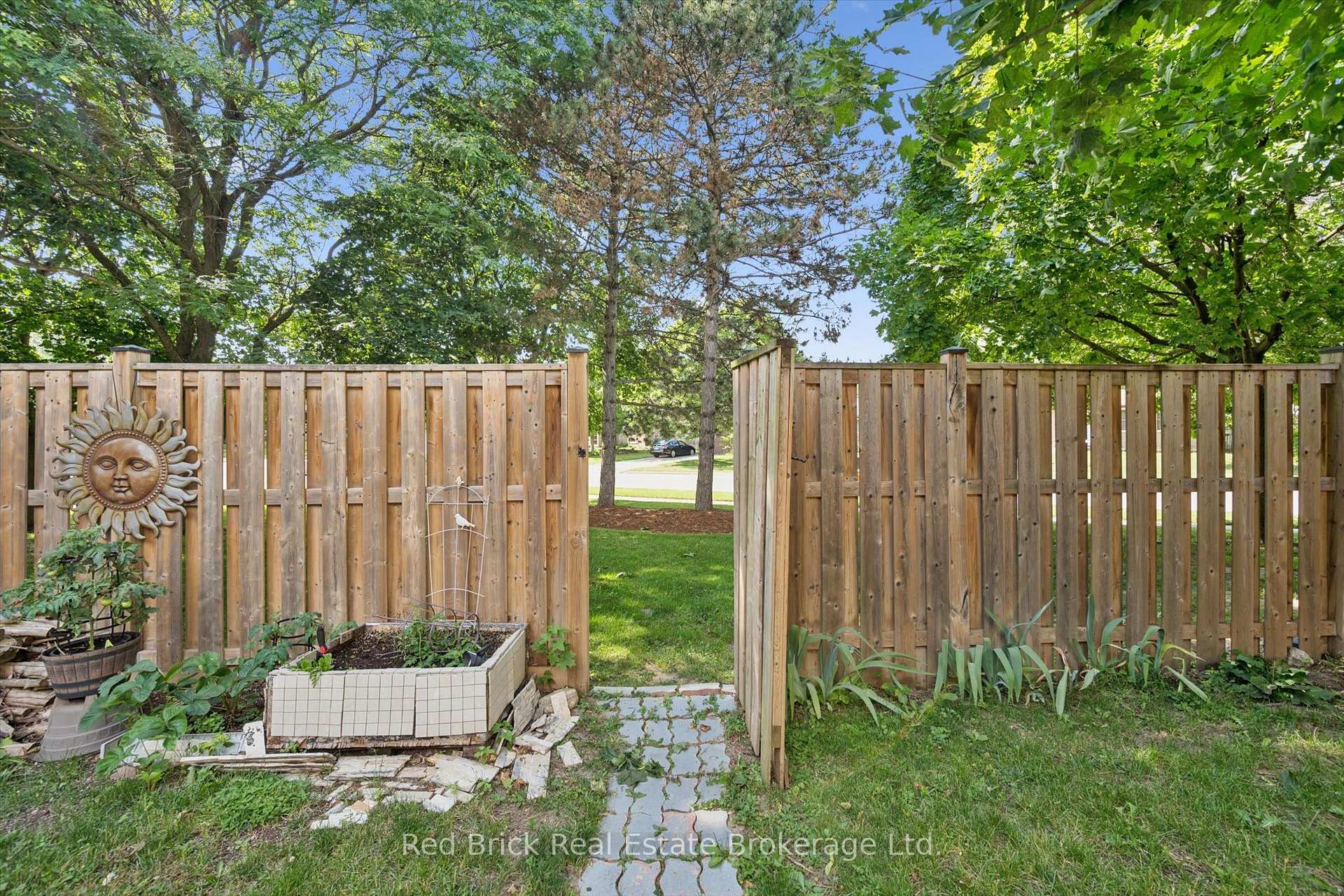 Photo 34 of Unit 36, 90 Ferman Drive, Guelph, Willow West/Sugarbush/West Acres — HOMEH