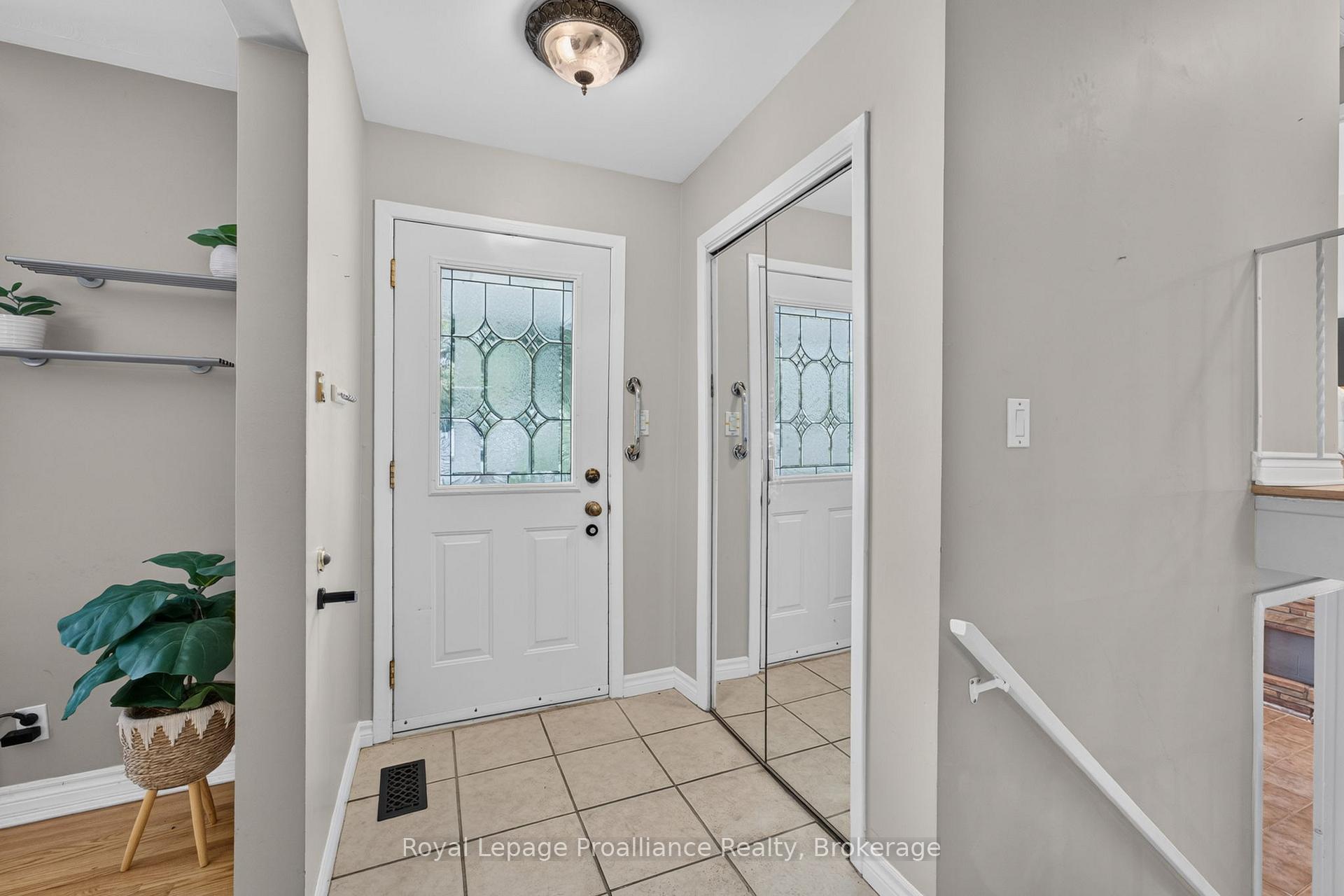 Photo 4 of 12 Stavebank Road, Belleville, Belleville Ward — HOMEH