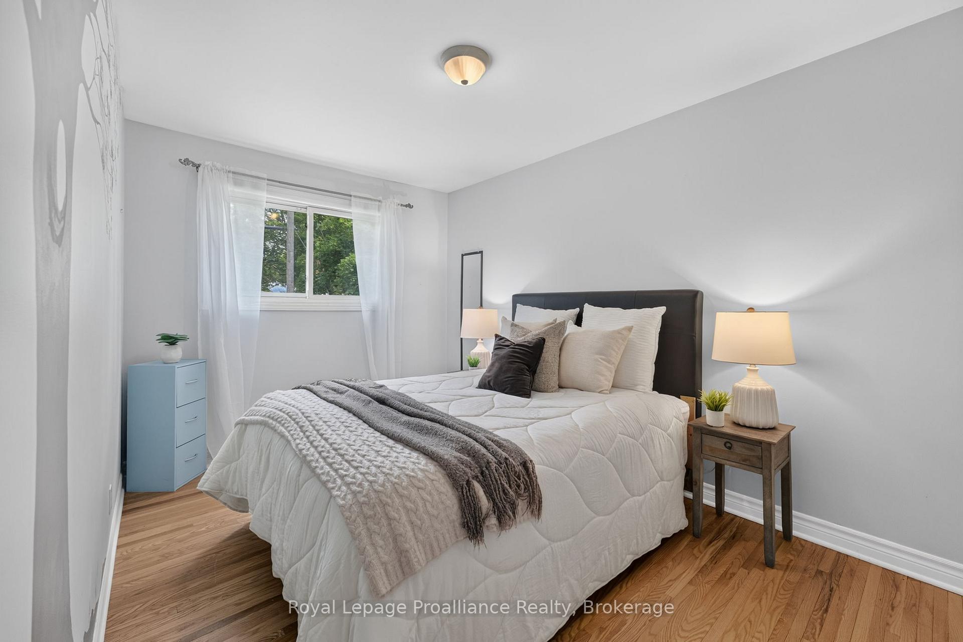 Photo 20 of 12 Stavebank Road, Belleville, Belleville Ward — HOMEH