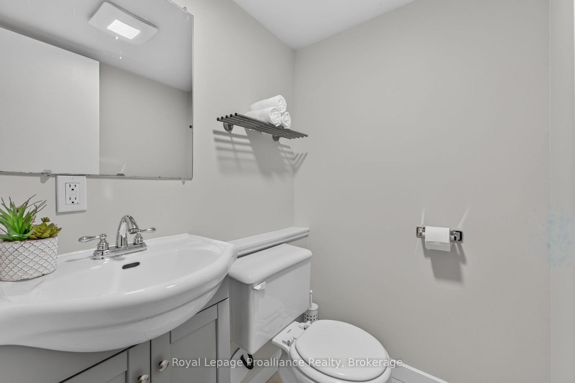 Photo 24 of 12 Stavebank Road, Belleville, Belleville Ward — HOMEH