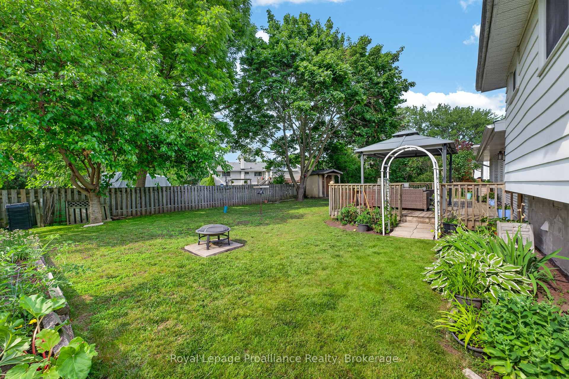 Photo 30 of 12 Stavebank Road, Belleville, Belleville Ward — HOMEH