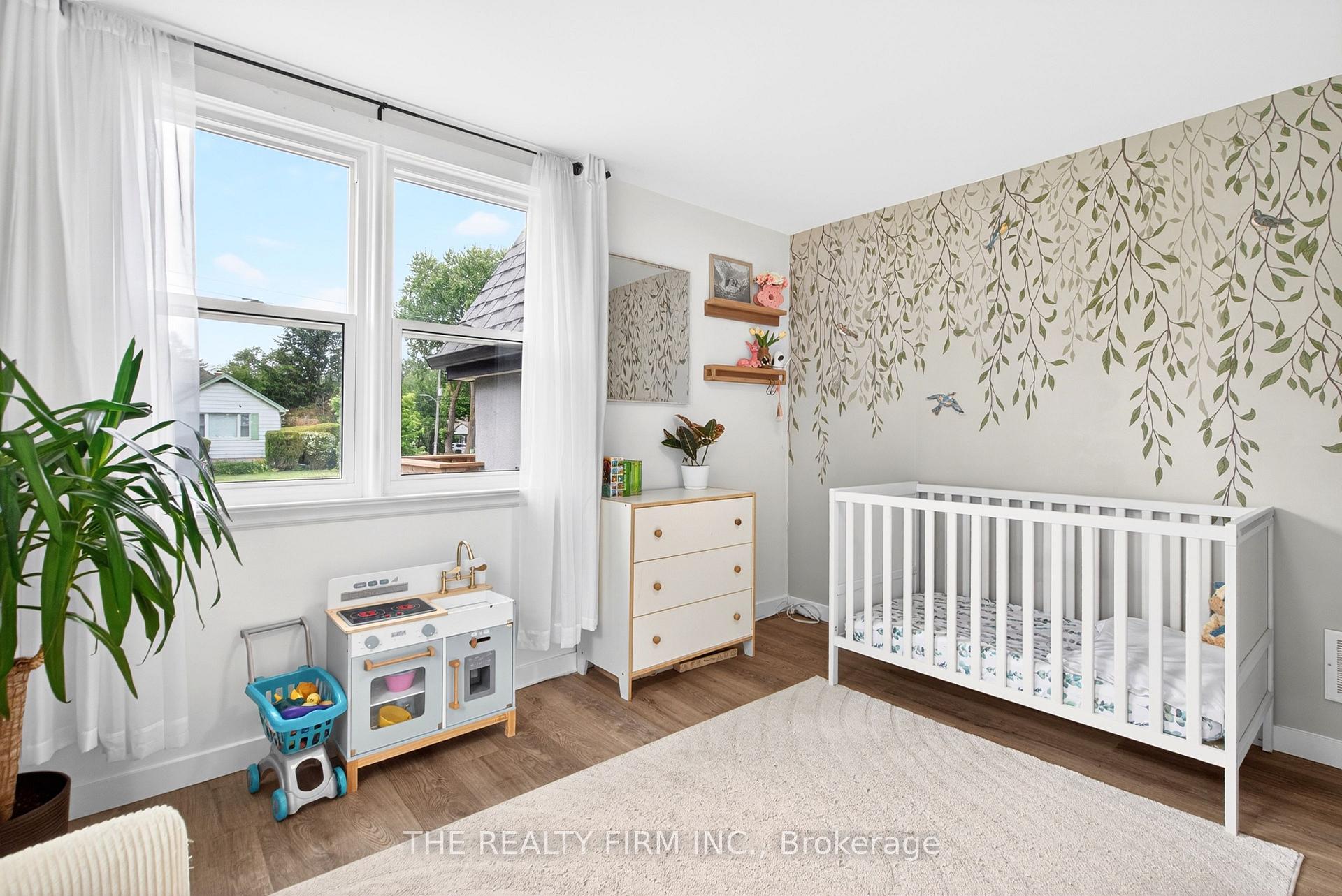 Photo 7 of 452 Merlin Street, London, East H — HOMEH