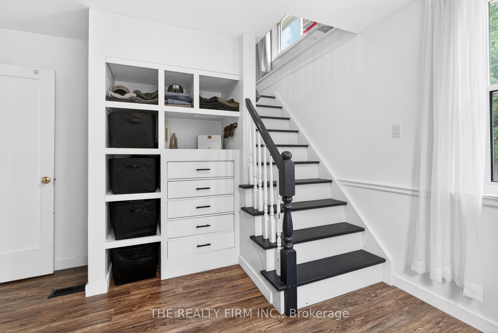 Photo 12 of 452 Merlin Street, London, East H — HOMEH