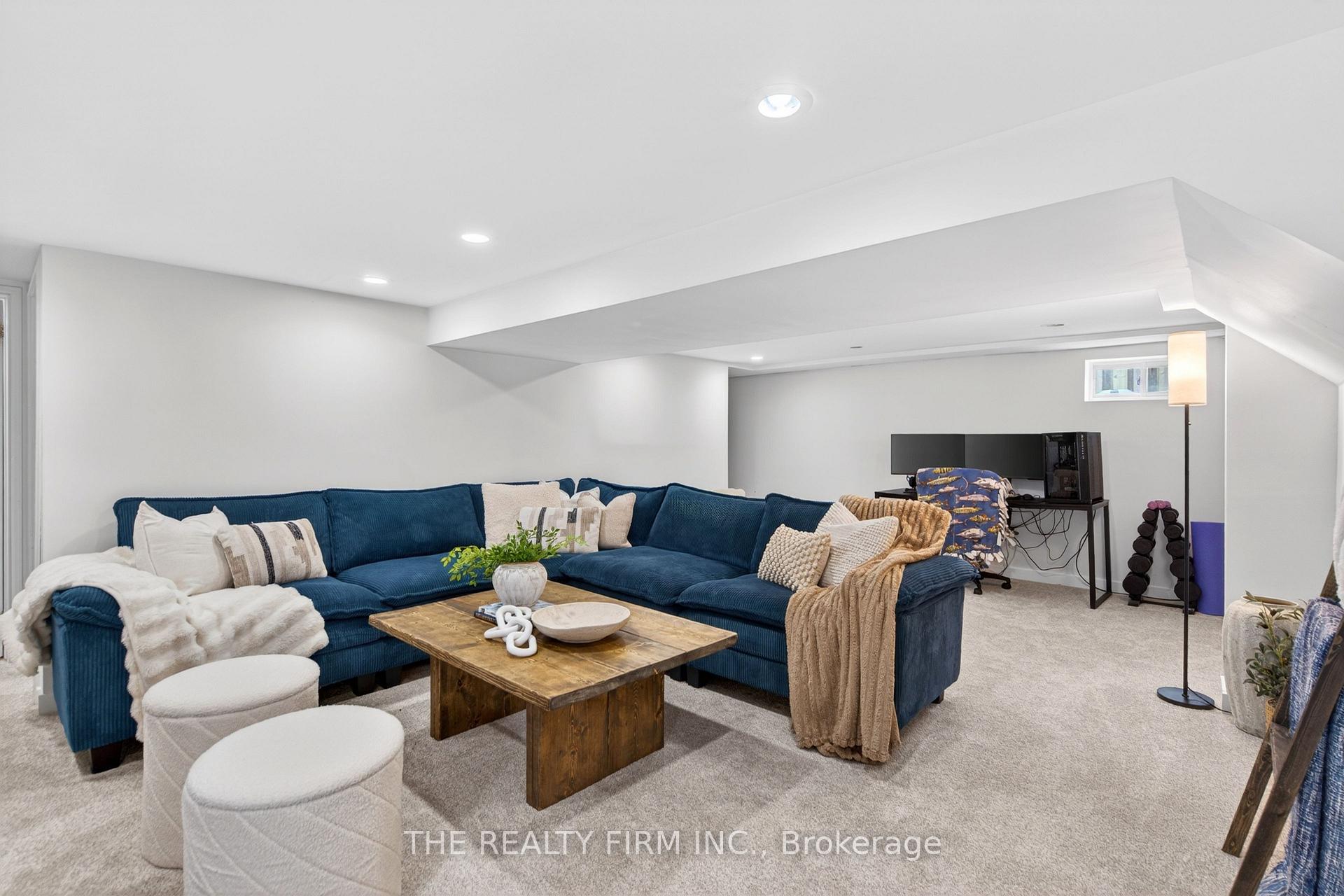 Photo 16 of 452 Merlin Street, London, East H — HOMEH