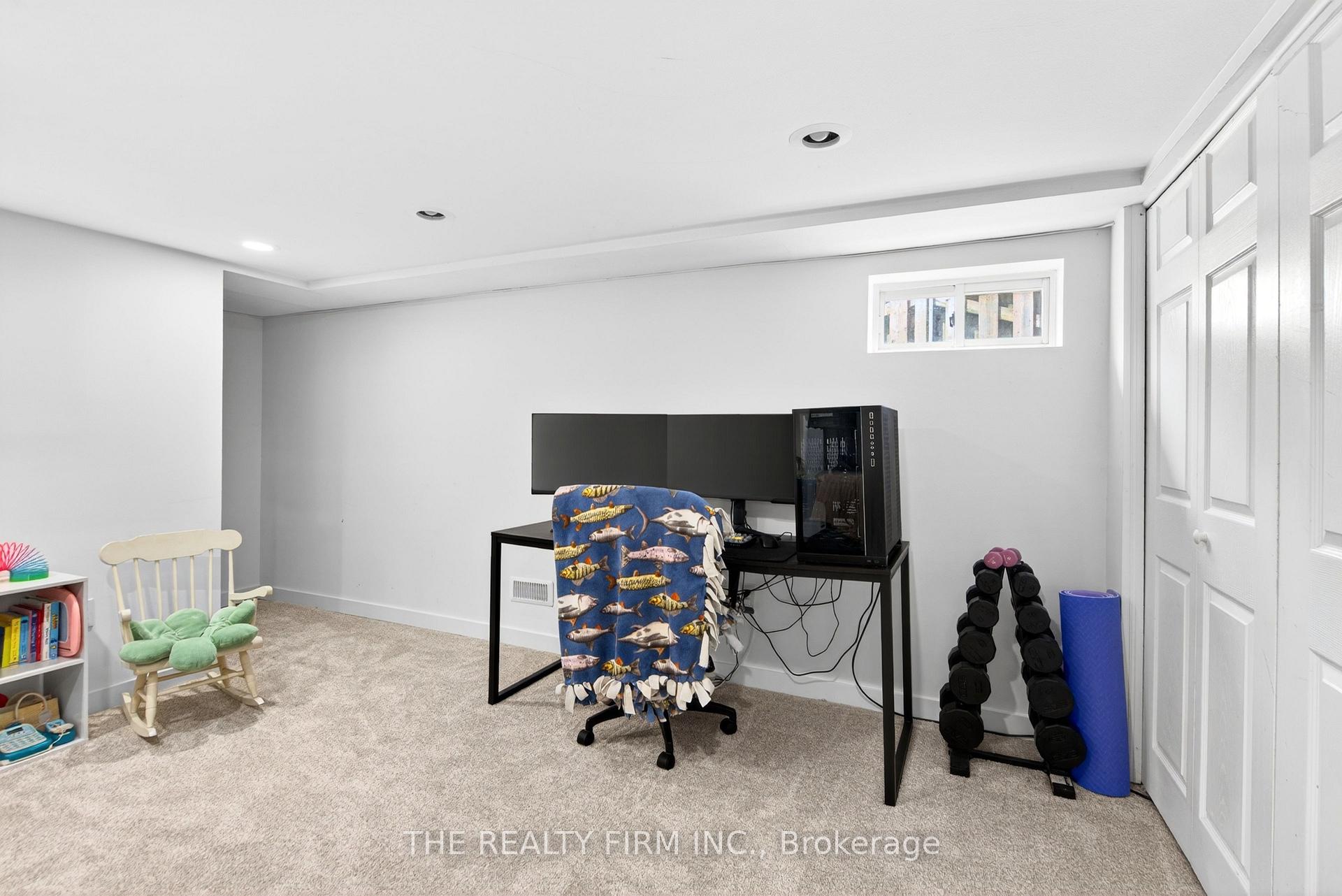 Photo 18 of 452 Merlin Street, London, East H — HOMEH