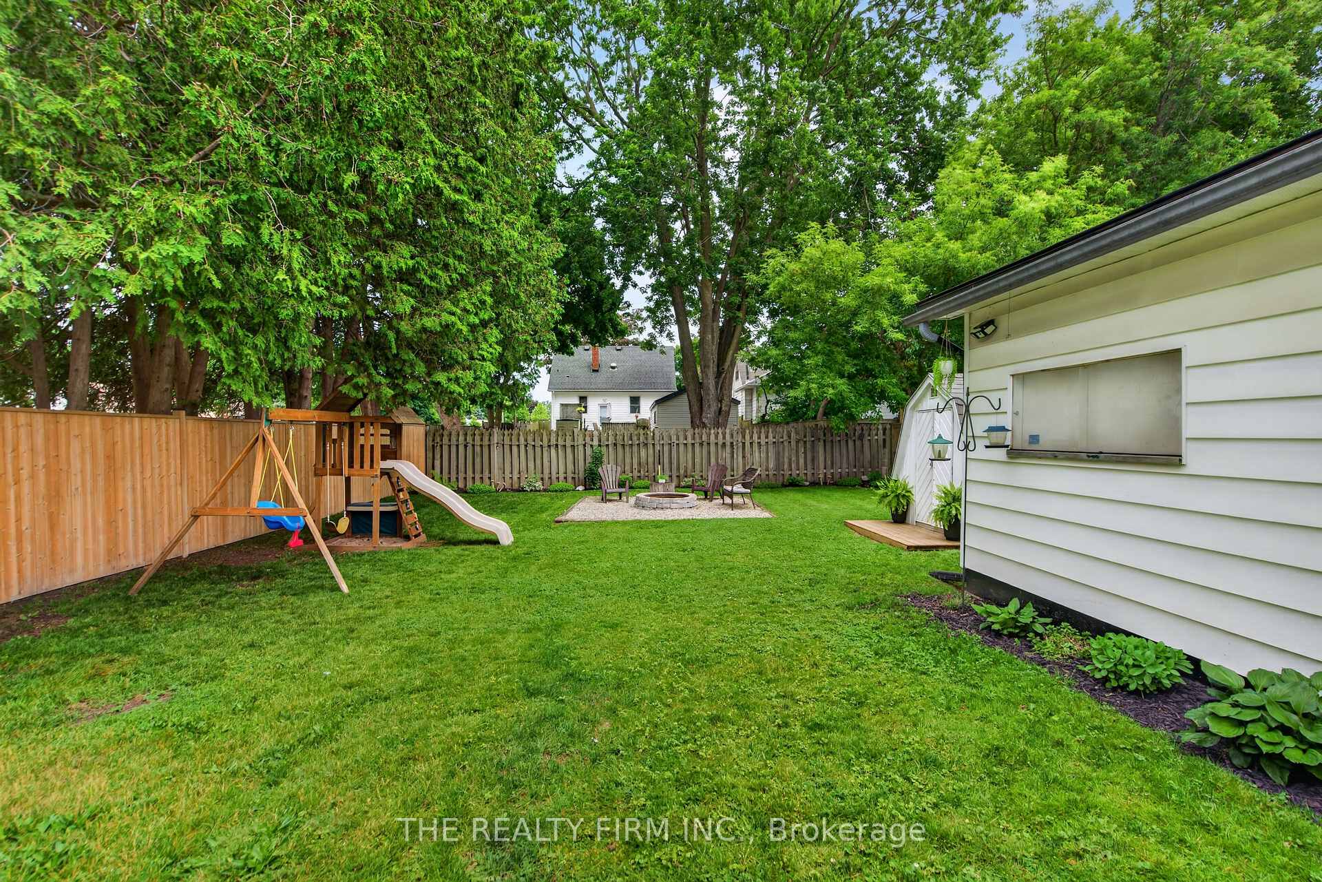 Photo 23 of 452 Merlin Street, London, East H — HOMEH