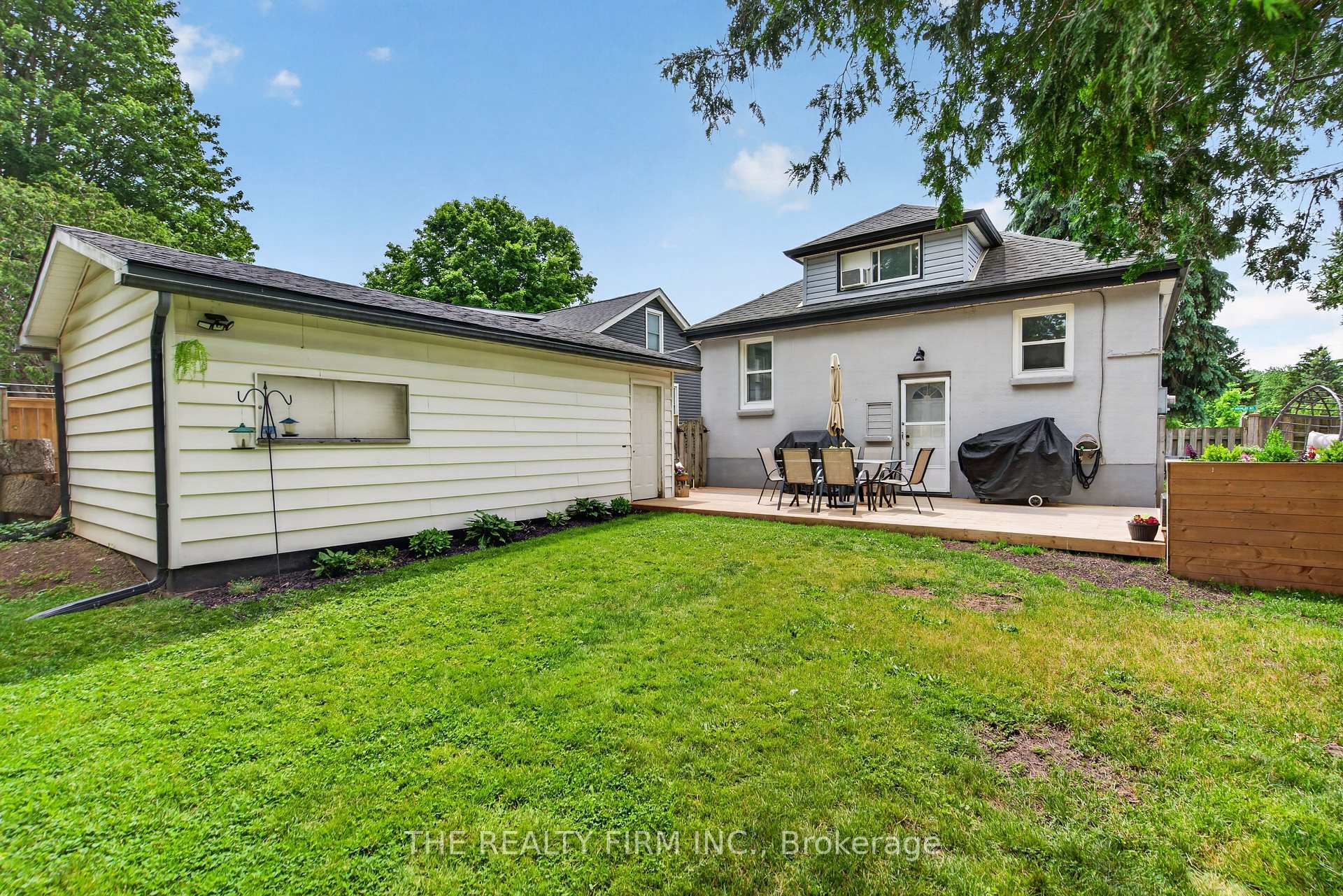Photo 25 of 452 Merlin Street, London, East H — HOMEH