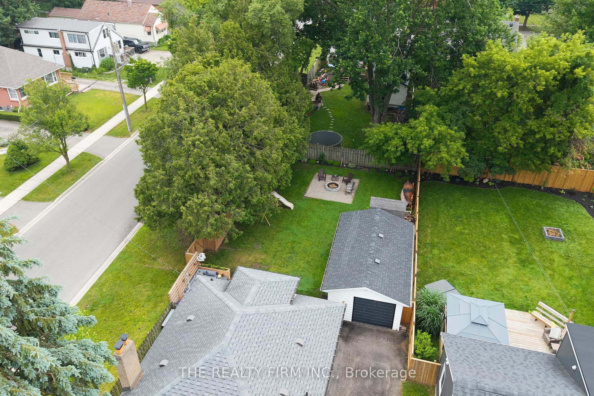 Photo 28 of 452 Merlin Street, London, East H — HOMEH