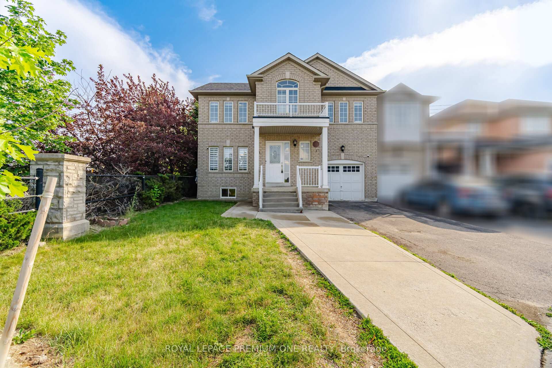 Photo 2 of 64 Amethyst Circle, Brampton, Bram East — HOMEH