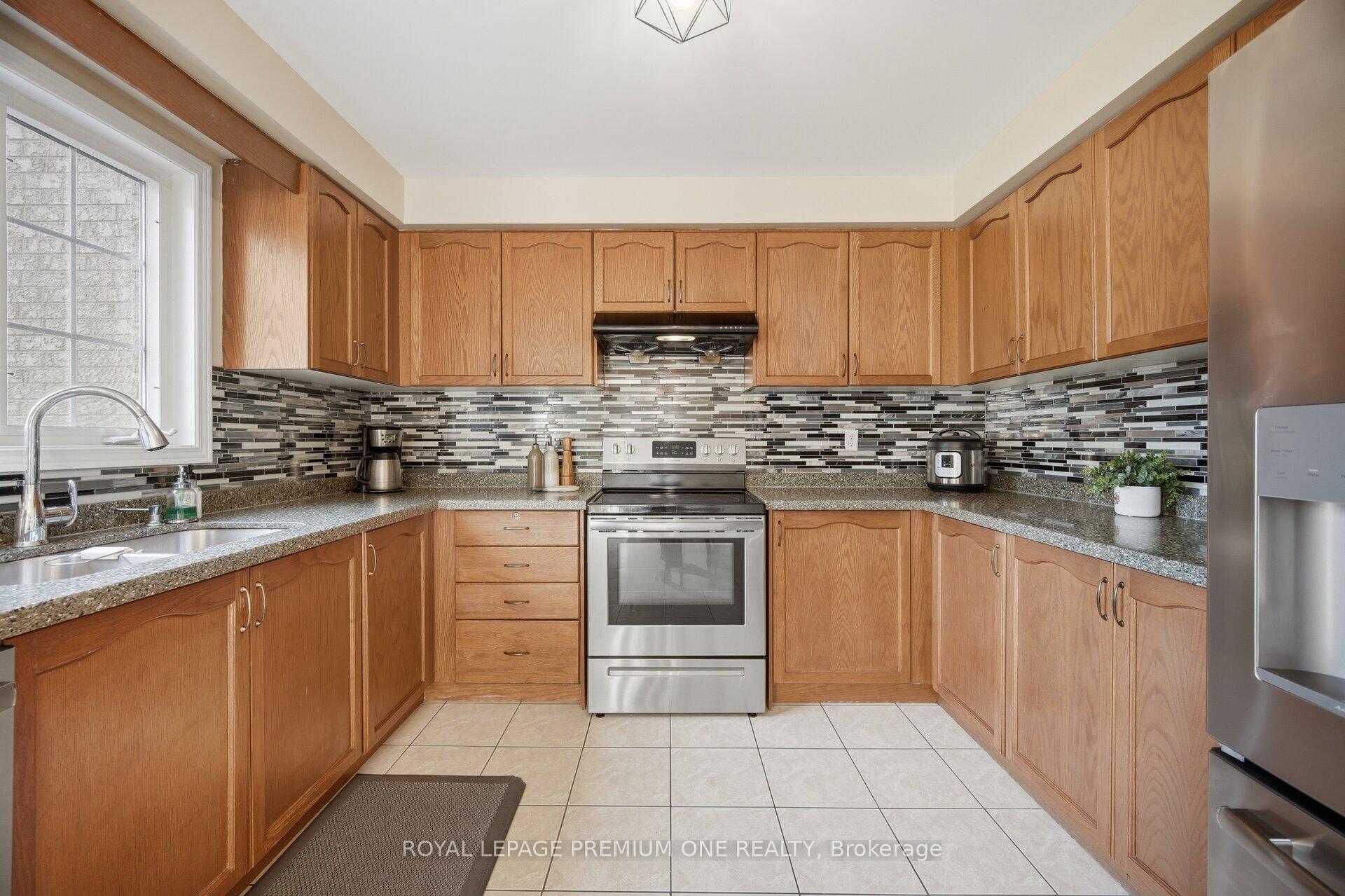 Photo 13 of 64 Amethyst Circle, Brampton, Bram East — HOMEH