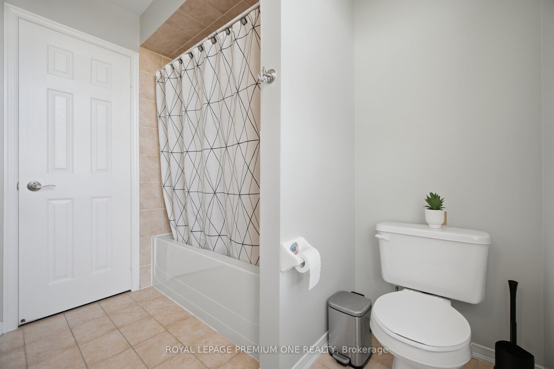 Photo 33 of 64 Amethyst Circle, Brampton, Bram East — HOMEH