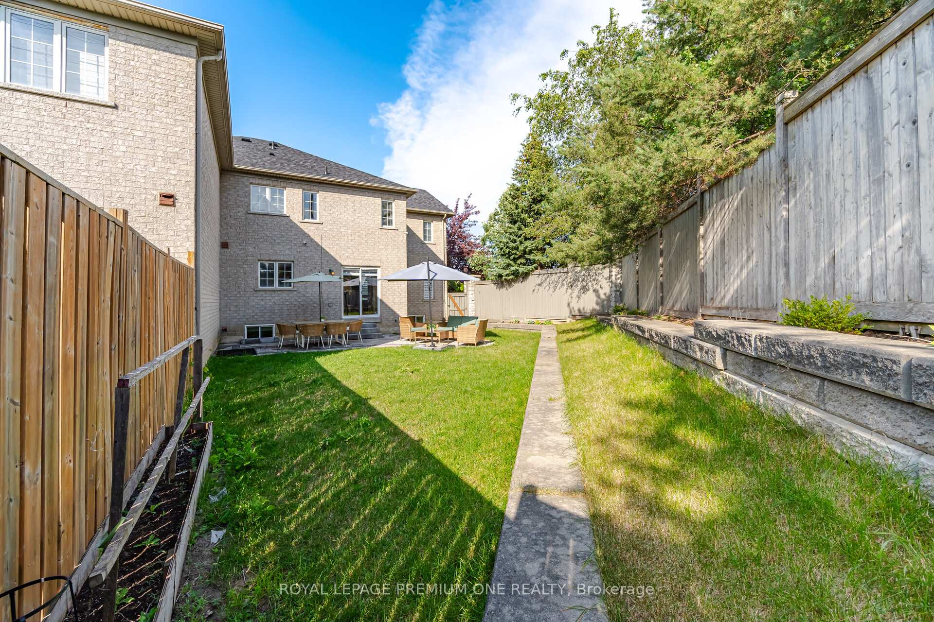 Photo 49 of 64 Amethyst Circle, Brampton, Bram East — HOMEH