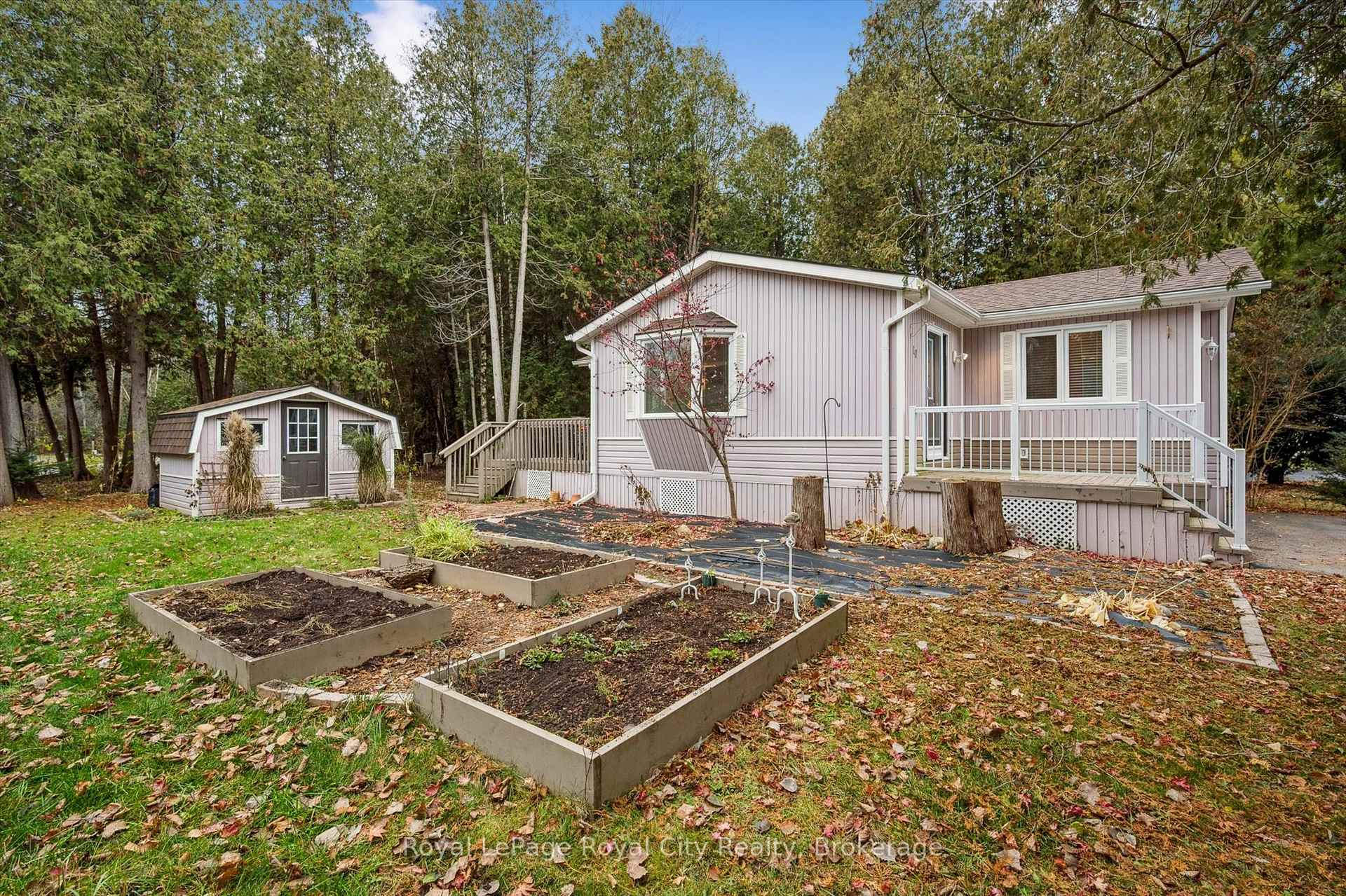 Photo 2 of 10 Spruce Avenue, Puslinch, Rural Puslinch East — HOMEH