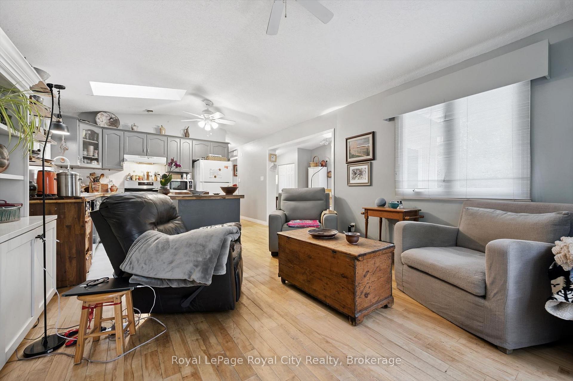 Photo 13 of 10 Spruce Avenue, Puslinch, Rural Puslinch East — HOMEH