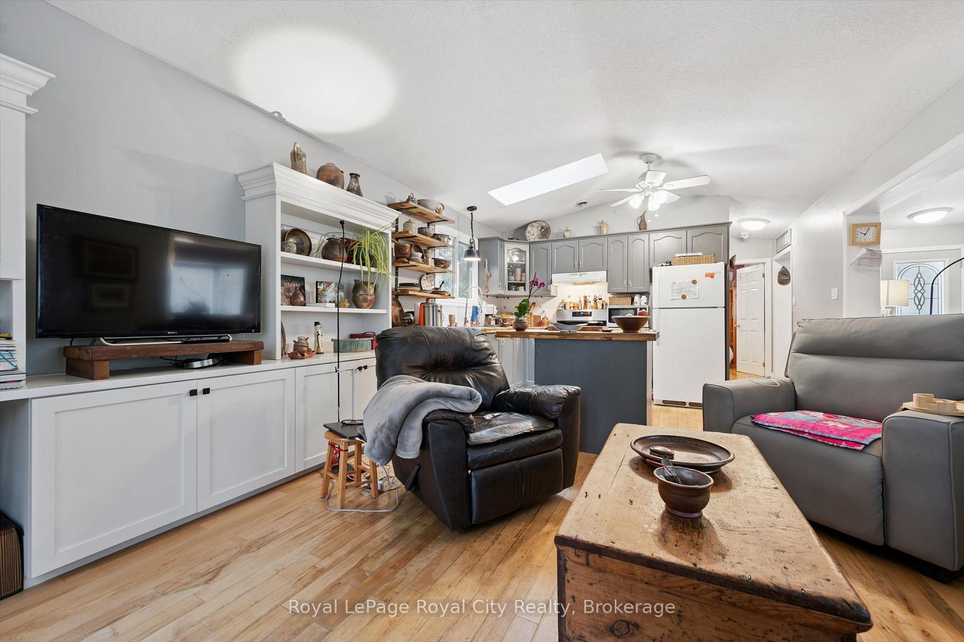 Photo 14 of 10 Spruce Avenue, Puslinch, Rural Puslinch East — HOMEH