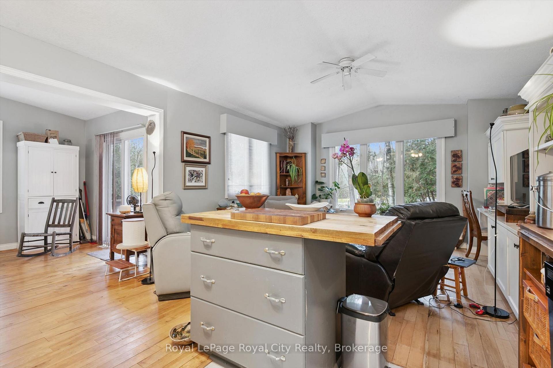 Photo 17 of 10 Spruce Avenue, Puslinch, Rural Puslinch East — HOMEH
