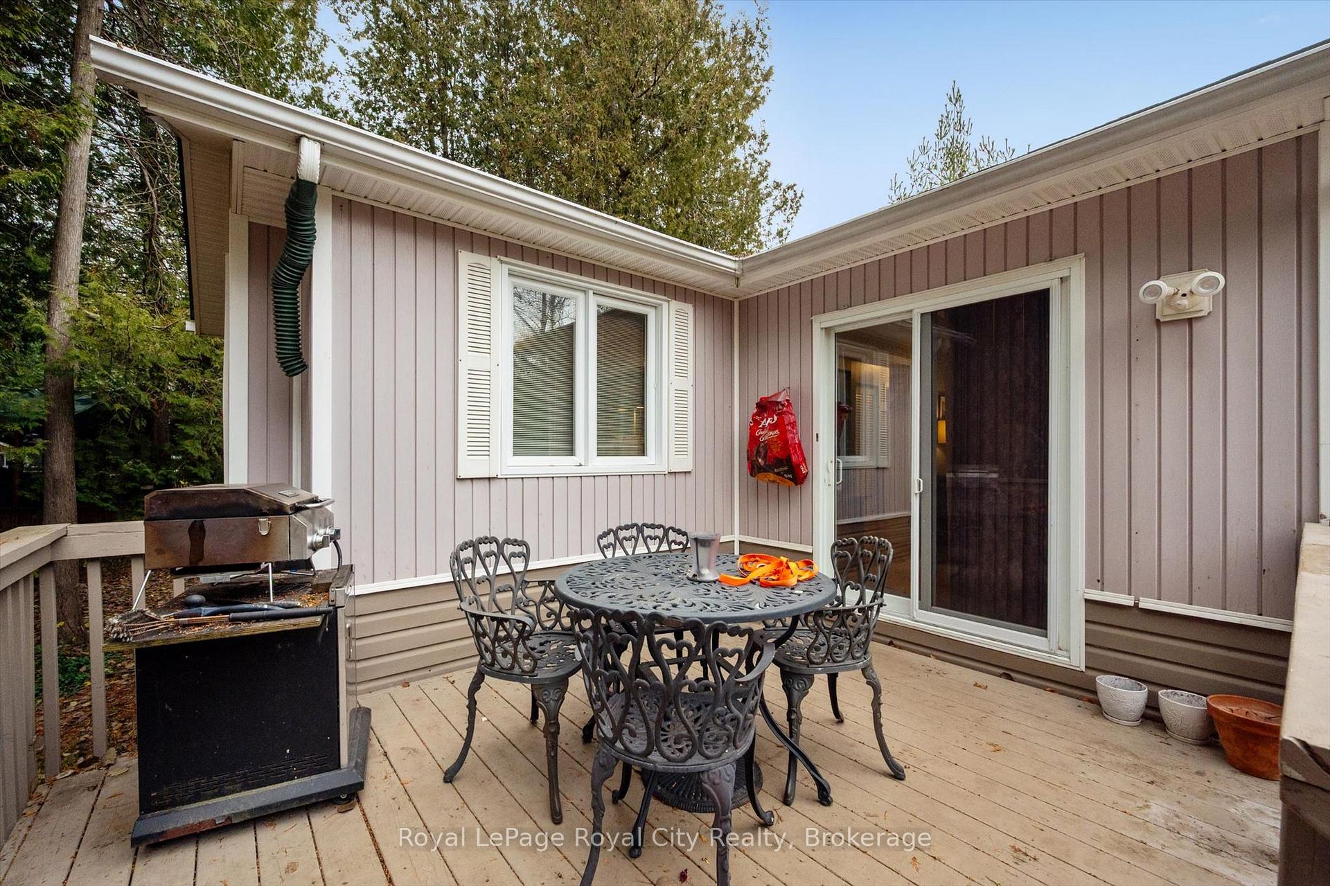 Photo 23 of 10 Spruce Avenue, Puslinch, Rural Puslinch East — HOMEH