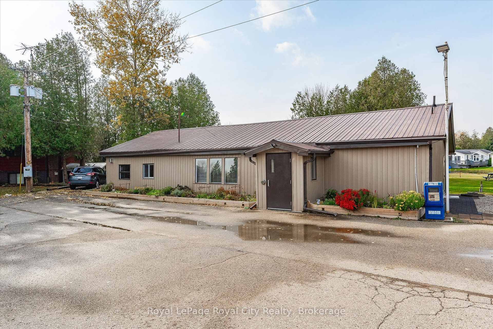 Photo 31 of 10 Spruce Avenue, Puslinch, Rural Puslinch East — HOMEH