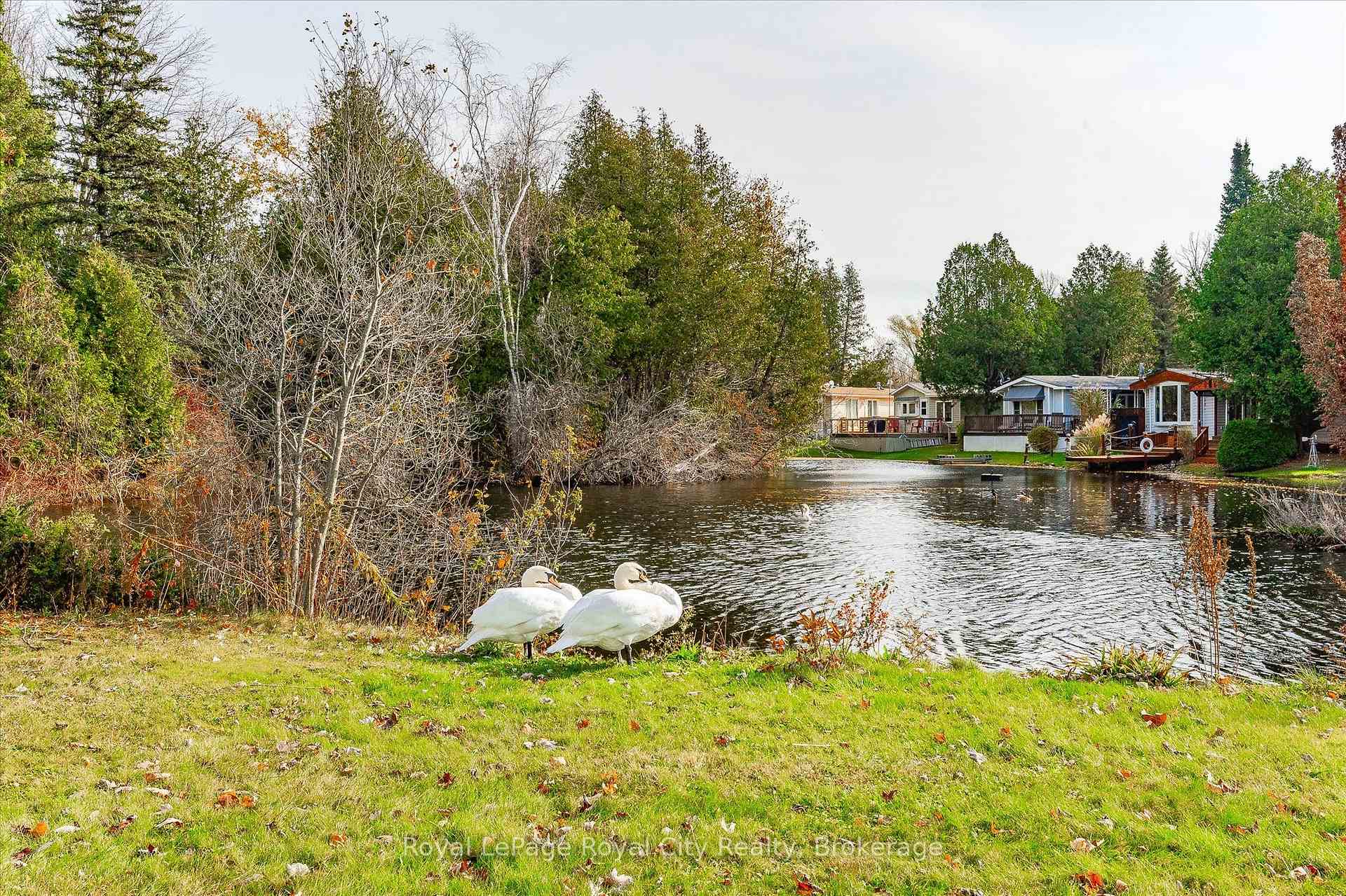 Photo 34 of 10 Spruce Avenue, Puslinch, Rural Puslinch East — HOMEH