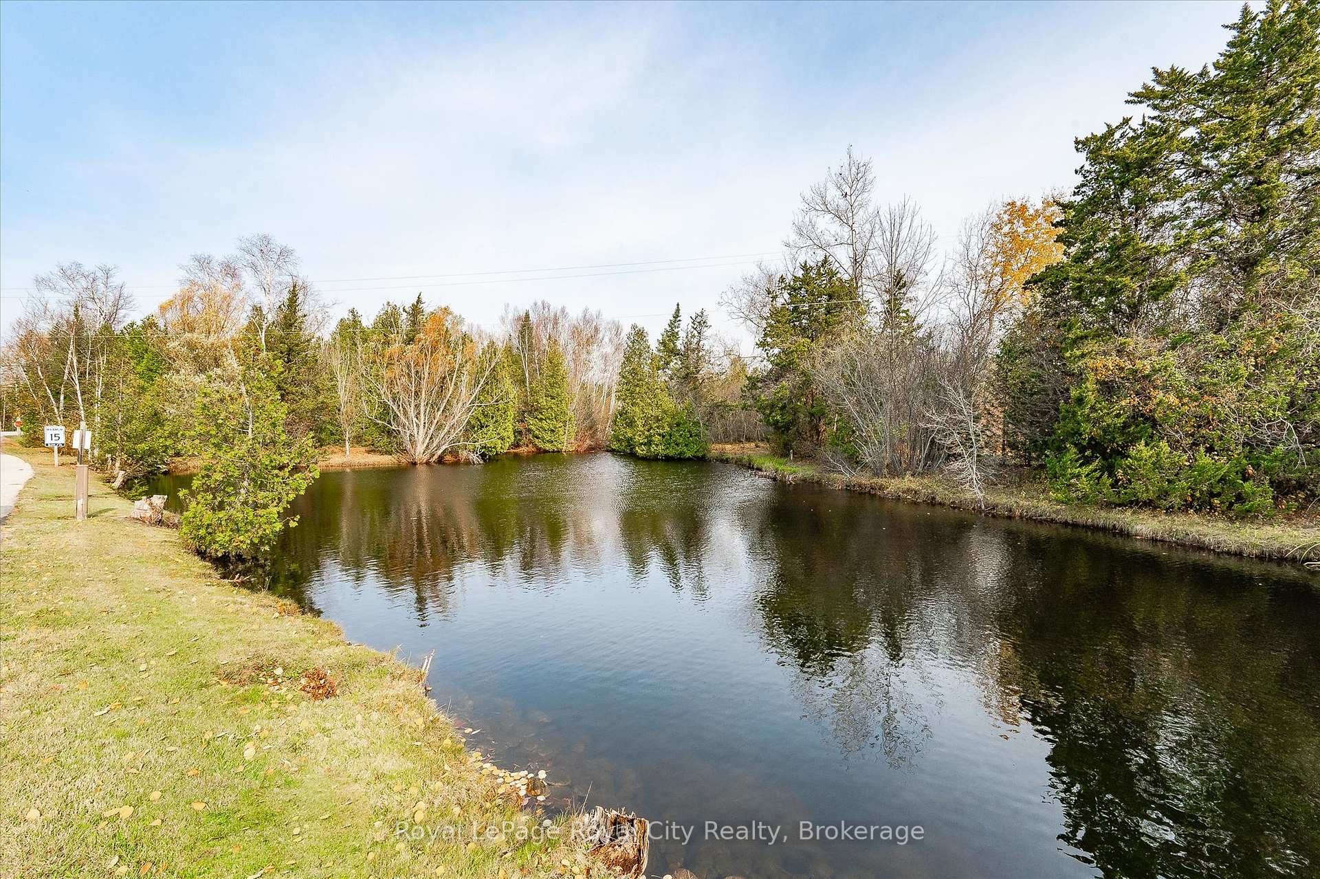 Photo 35 of 10 Spruce Avenue, Puslinch, Rural Puslinch East — HOMEH