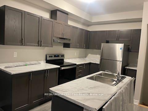 Photo 4 of Unit 19, 40 Zinfandel Drive, Hamilton, Fruitland — HOMEH