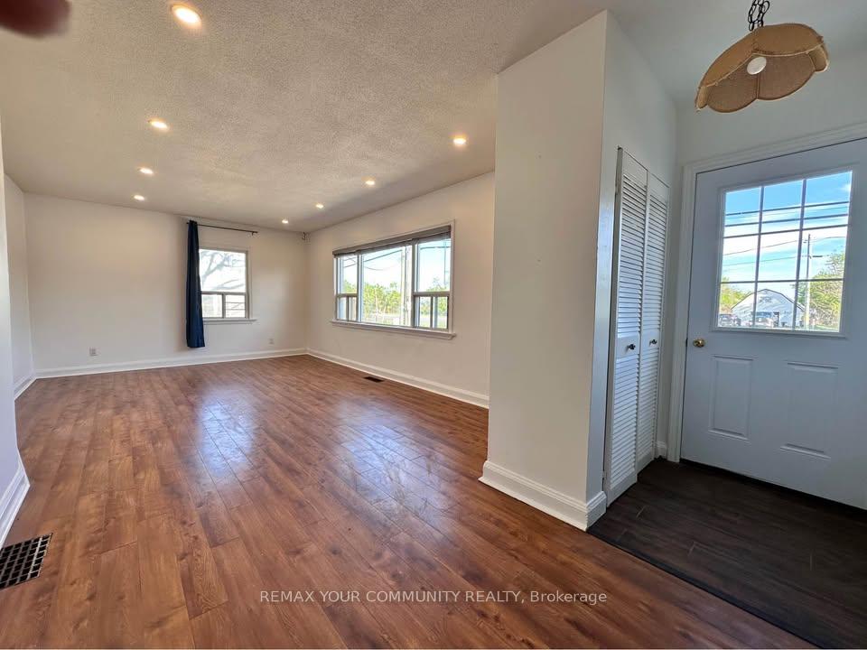 Photo 2 of Unit A, 28664 Highway 48, Georgina, Pefferlaw — HOMEH