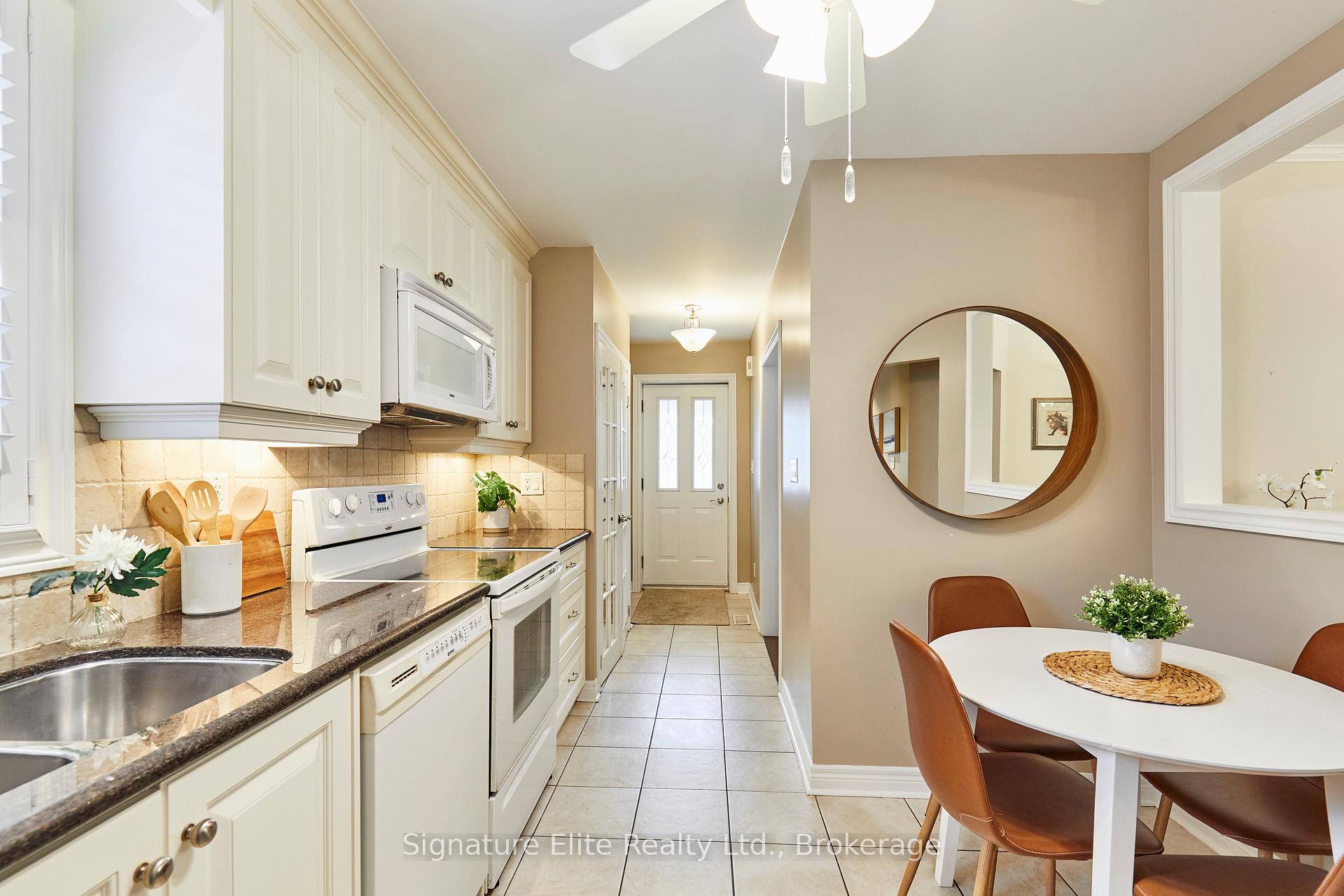 Photo 5 of 10 Bardwell Crescent, Scarborough, Wexford-Maryvale — HOMEH