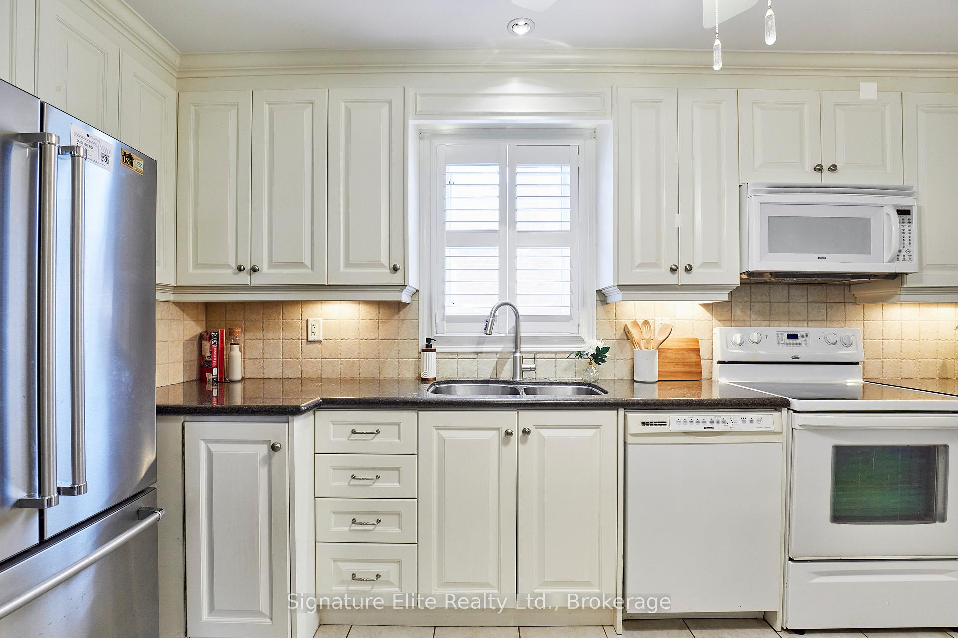 Photo 7 of 10 Bardwell Crescent, Scarborough, Wexford-Maryvale — HOMEH