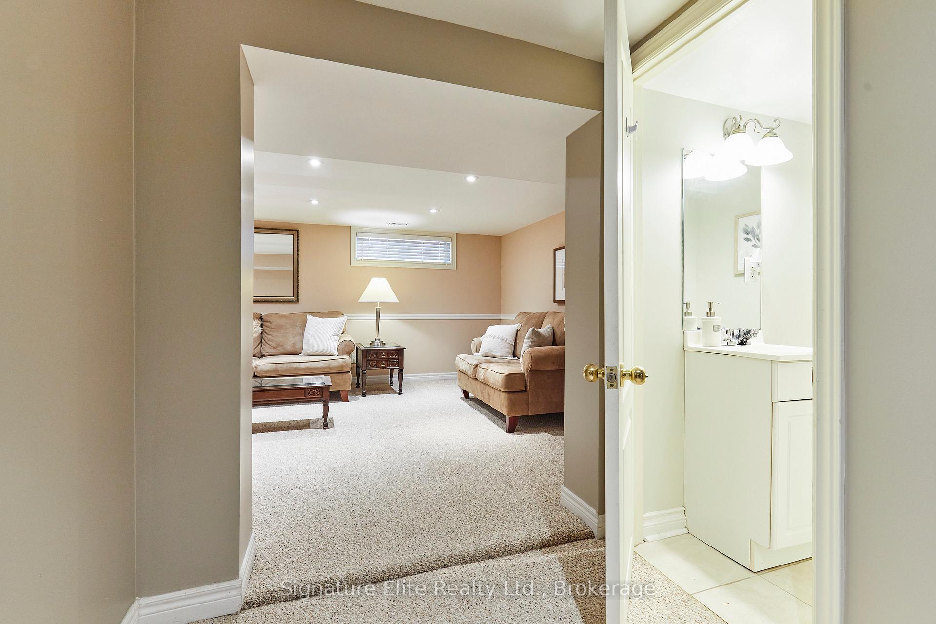 Photo 35 of 10 Bardwell Crescent, Scarborough, Wexford-Maryvale — HOMEH