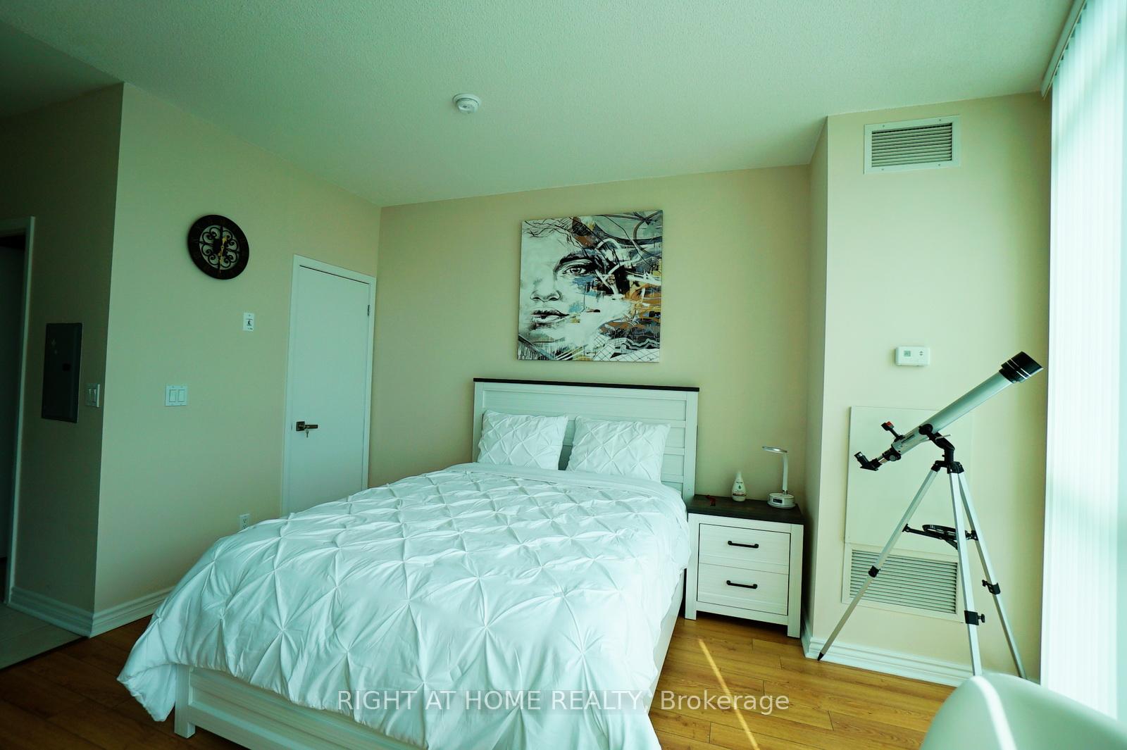 Photo 44 of Unit 3307, 219 Fort York Boulevard, Toronto, Niagara — HOMEH